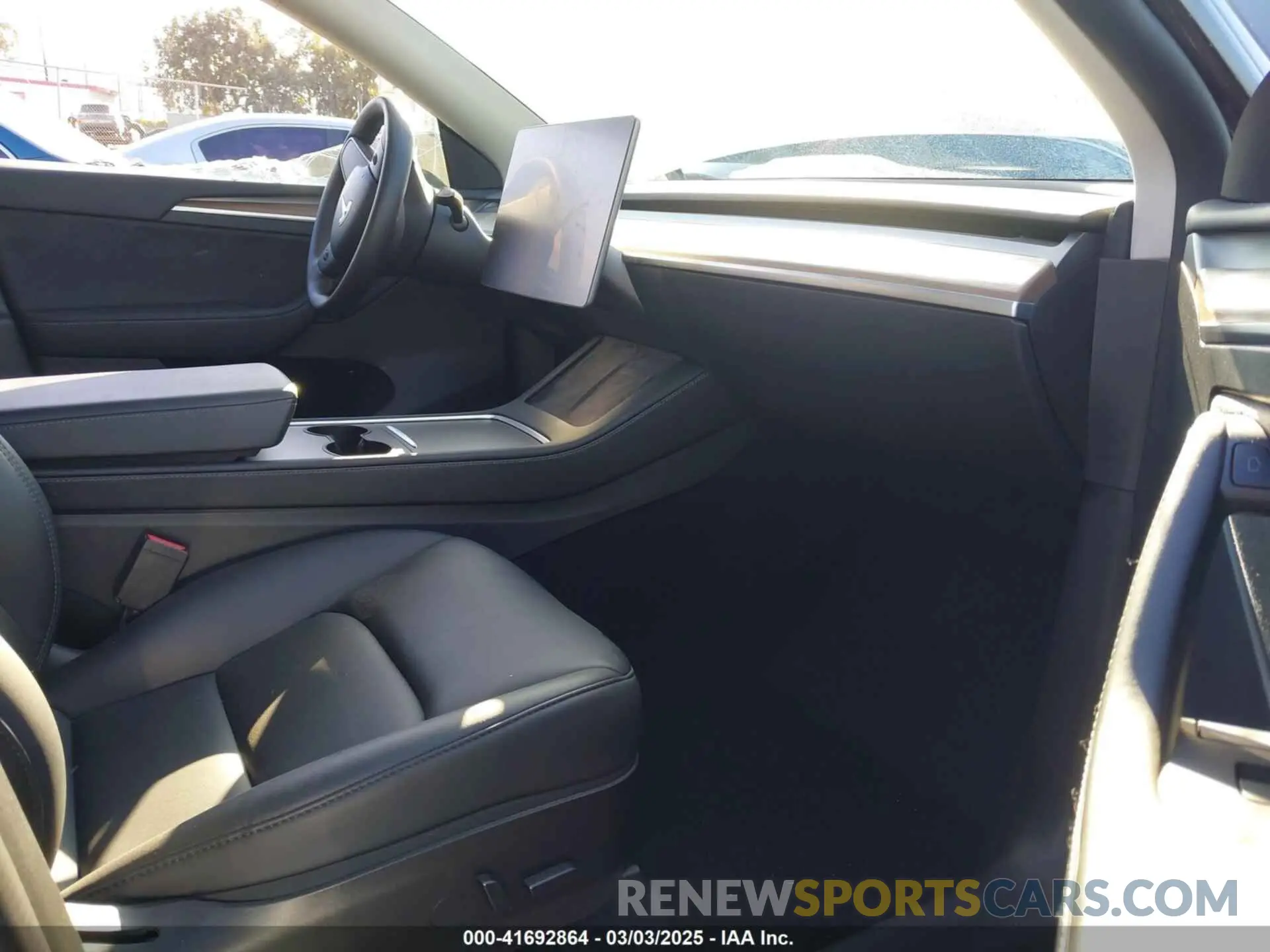 5 fotografías del automóvil dañado 7SAYGDEF7NF562895 TESLA MODEL Y 2022