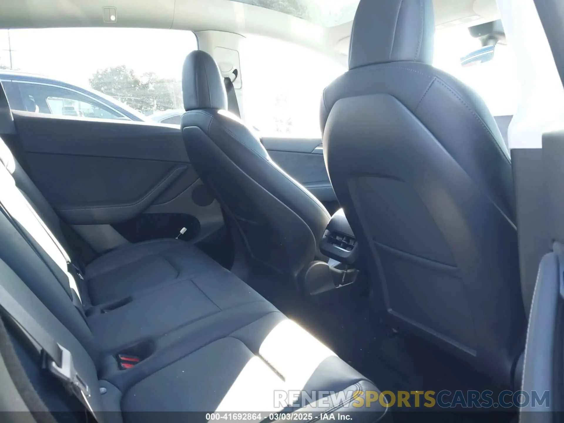 8 fotografías del automóvil dañado 7SAYGDEF7NF562895 TESLA MODEL Y 2022