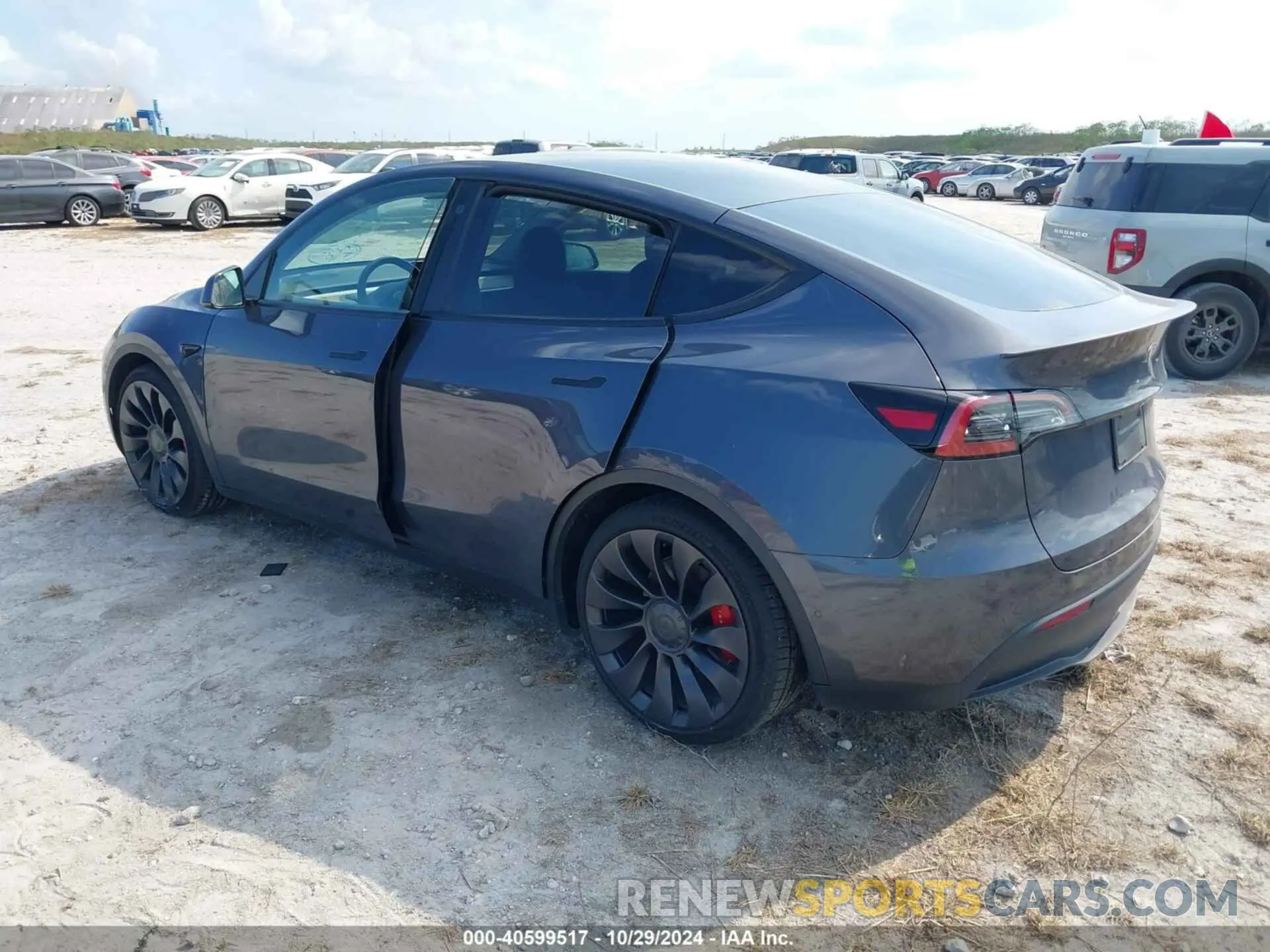 3 fotografías del automóvil dañado 7SAYGDEF8NF375505 TESLA MODEL Y 2022
