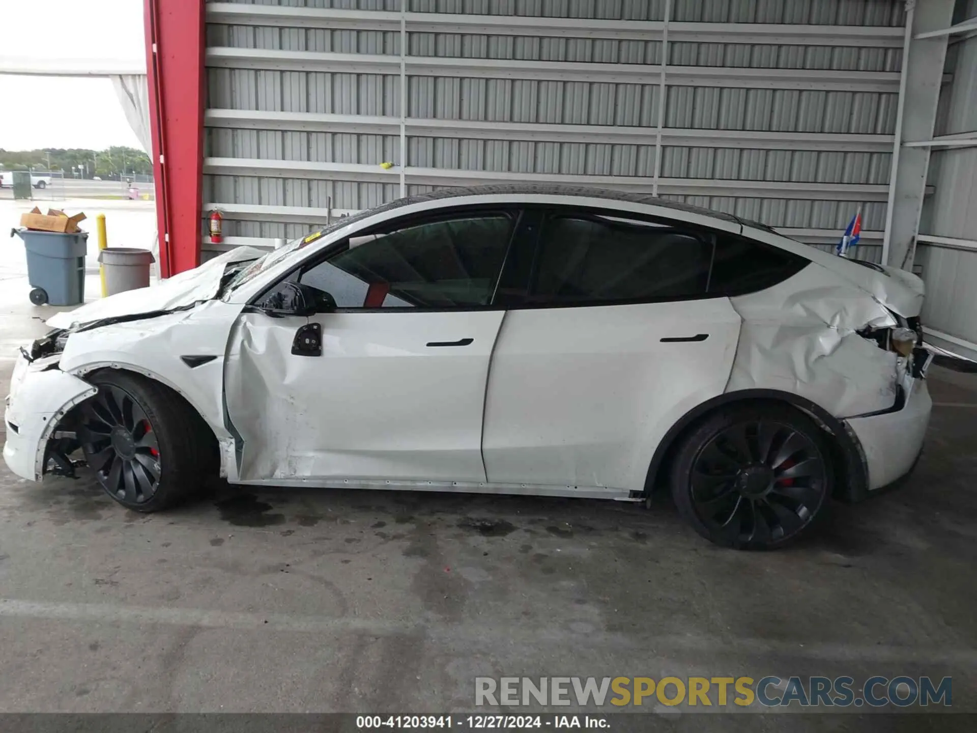 14 fotografías del automóvil dañado 7SAYGDEF8NF377786 TESLA MODEL Y 2022