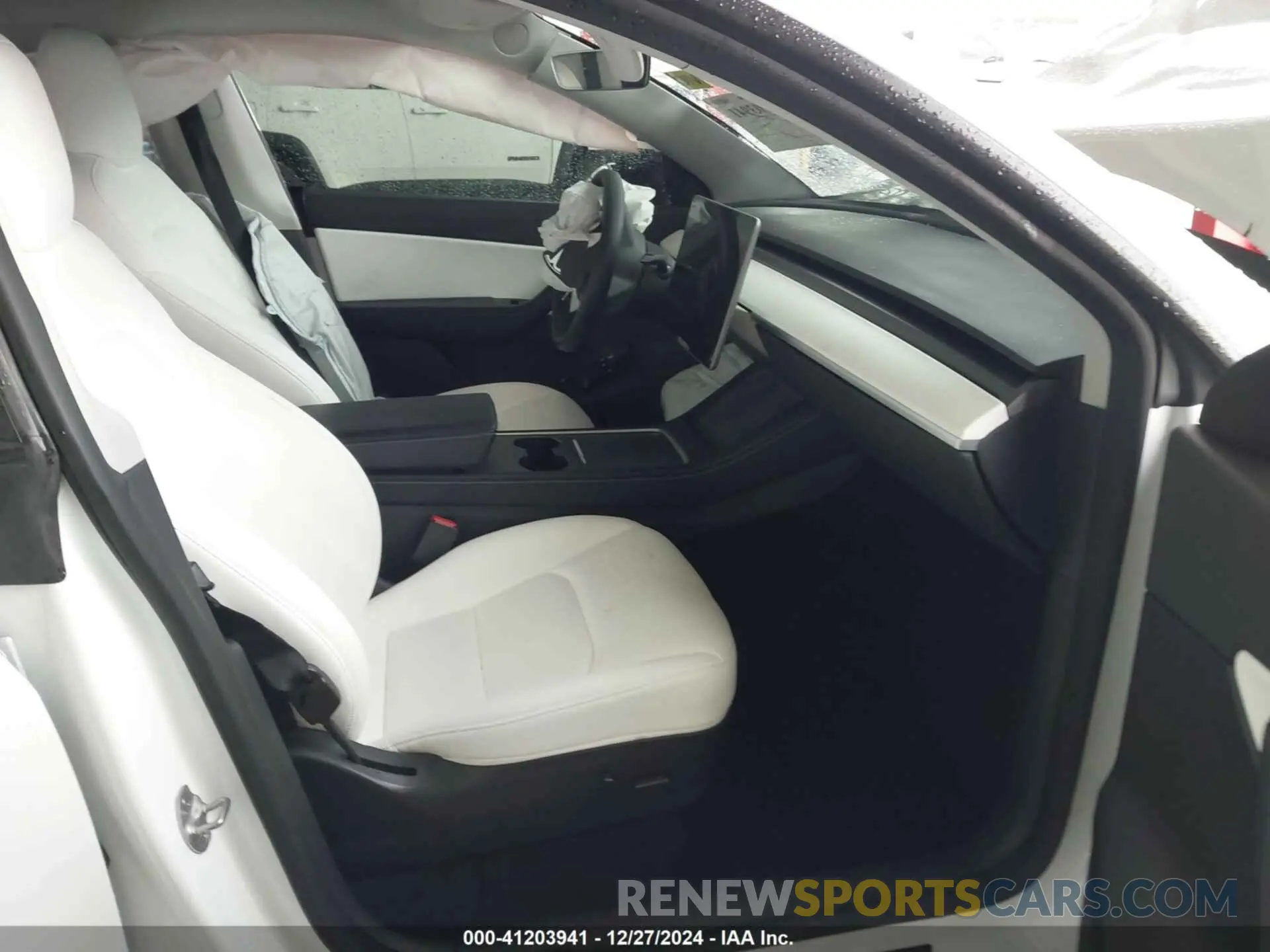 5 fotografías del automóvil dañado 7SAYGDEF8NF377786 TESLA MODEL Y 2022