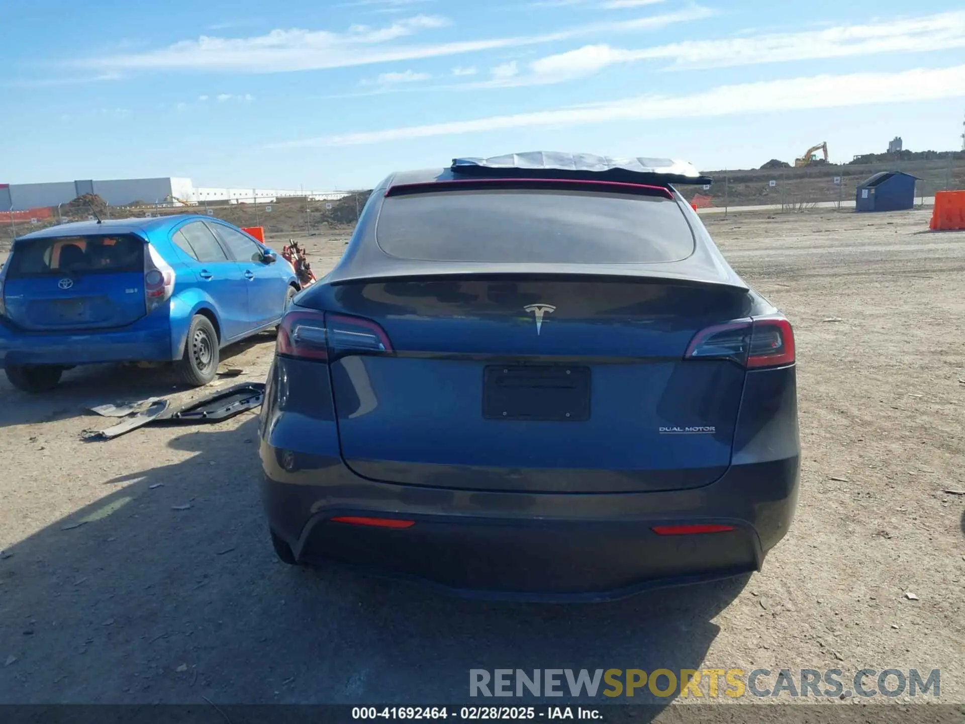 15 fotografías del automóvil dañado 7SAYGDEF8NF494753 TESLA MODEL Y 2022