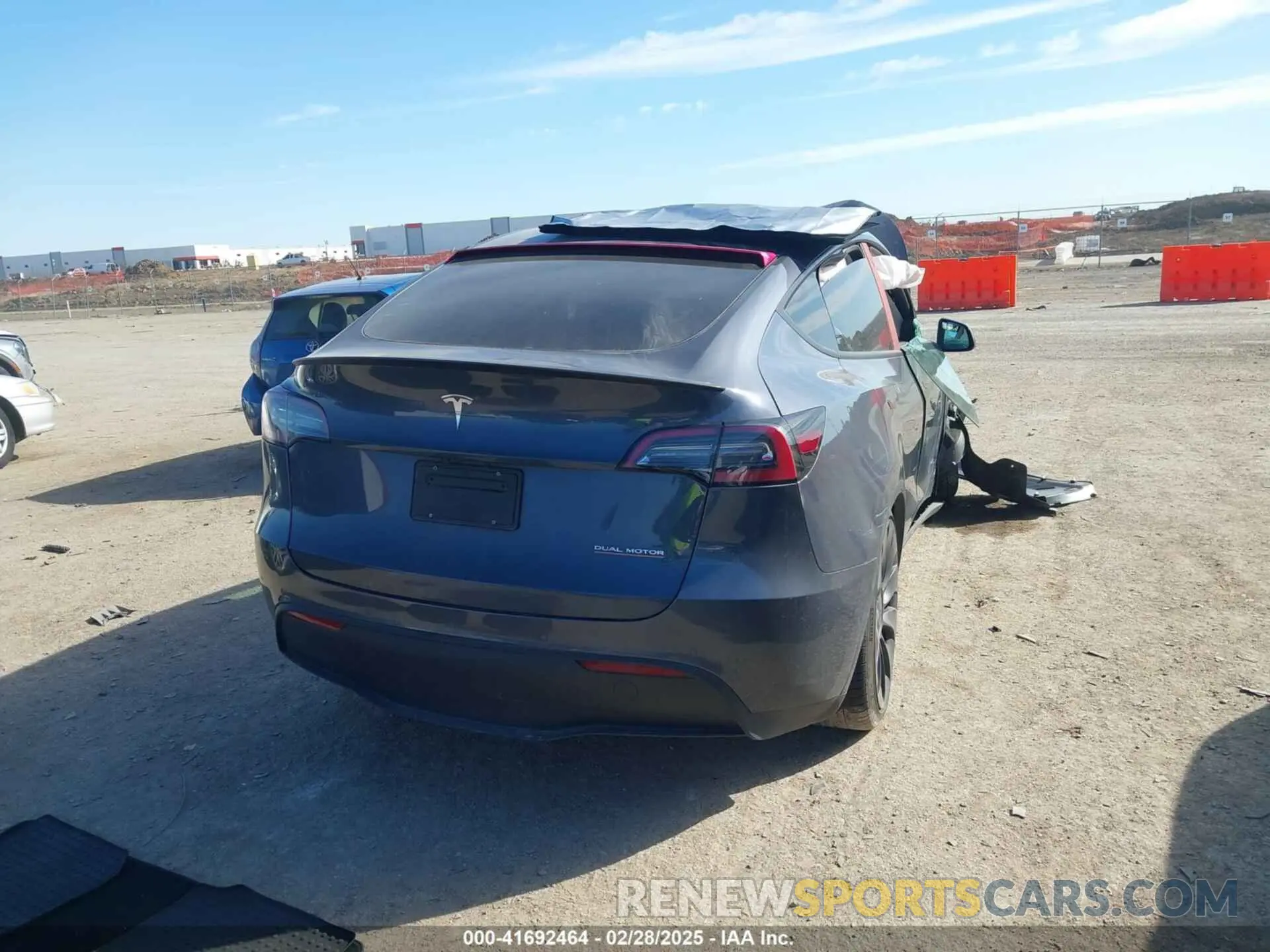 4 fotografías del automóvil dañado 7SAYGDEF8NF494753 TESLA MODEL Y 2022