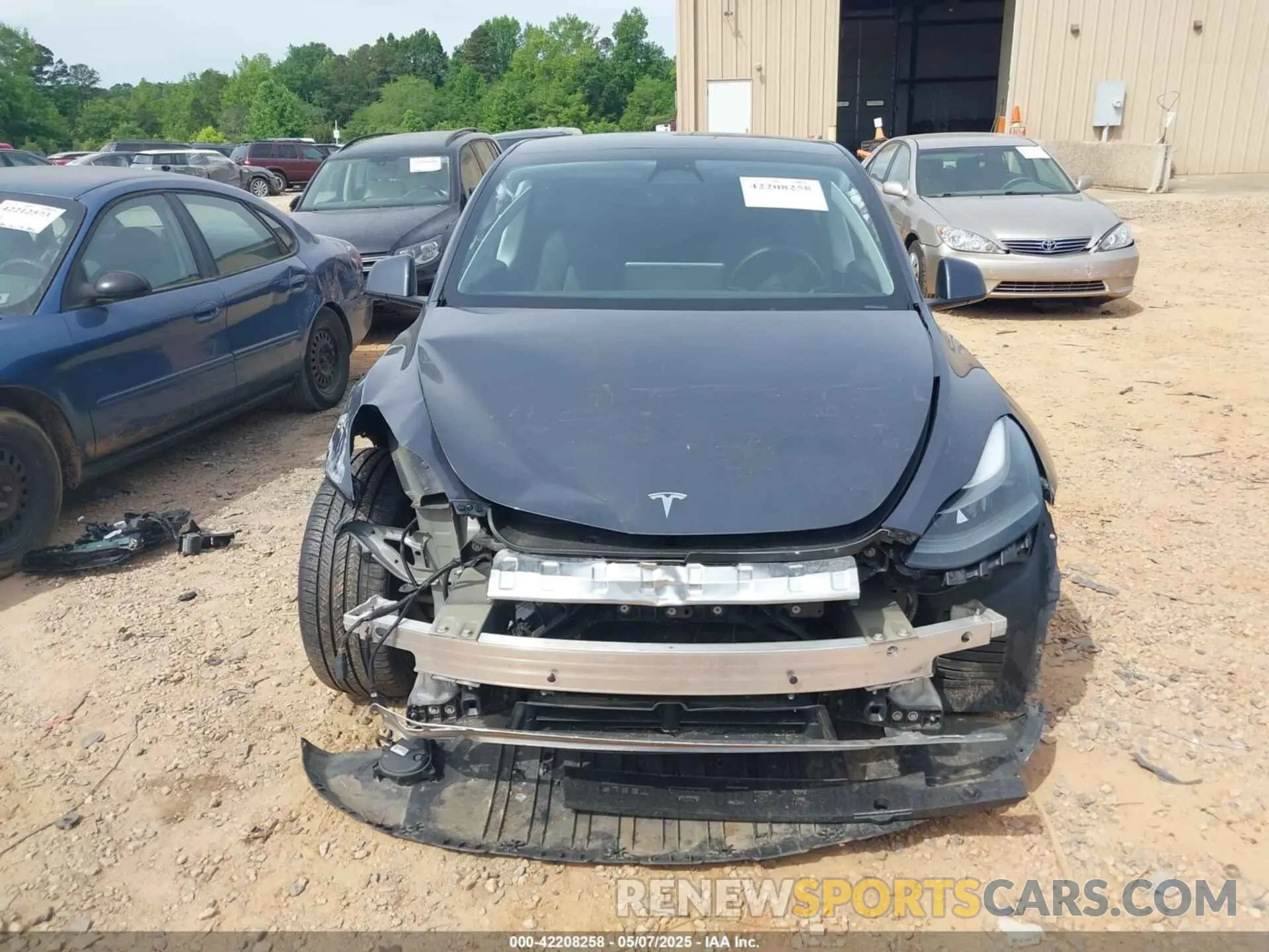 12 fotografías del automóvil dañado 7SAYGDEF8NF541196 TESLA MODEL Y 2022
