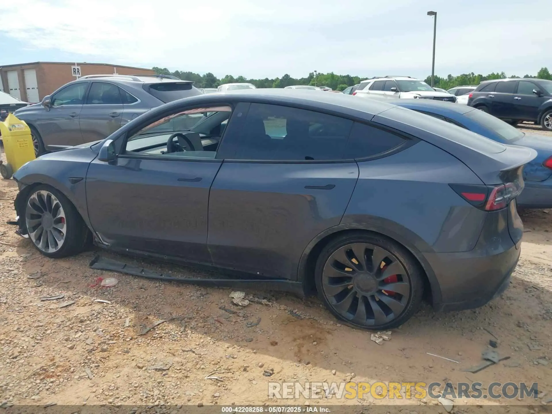 14 fotografías del automóvil dañado 7SAYGDEF8NF541196 TESLA MODEL Y 2022