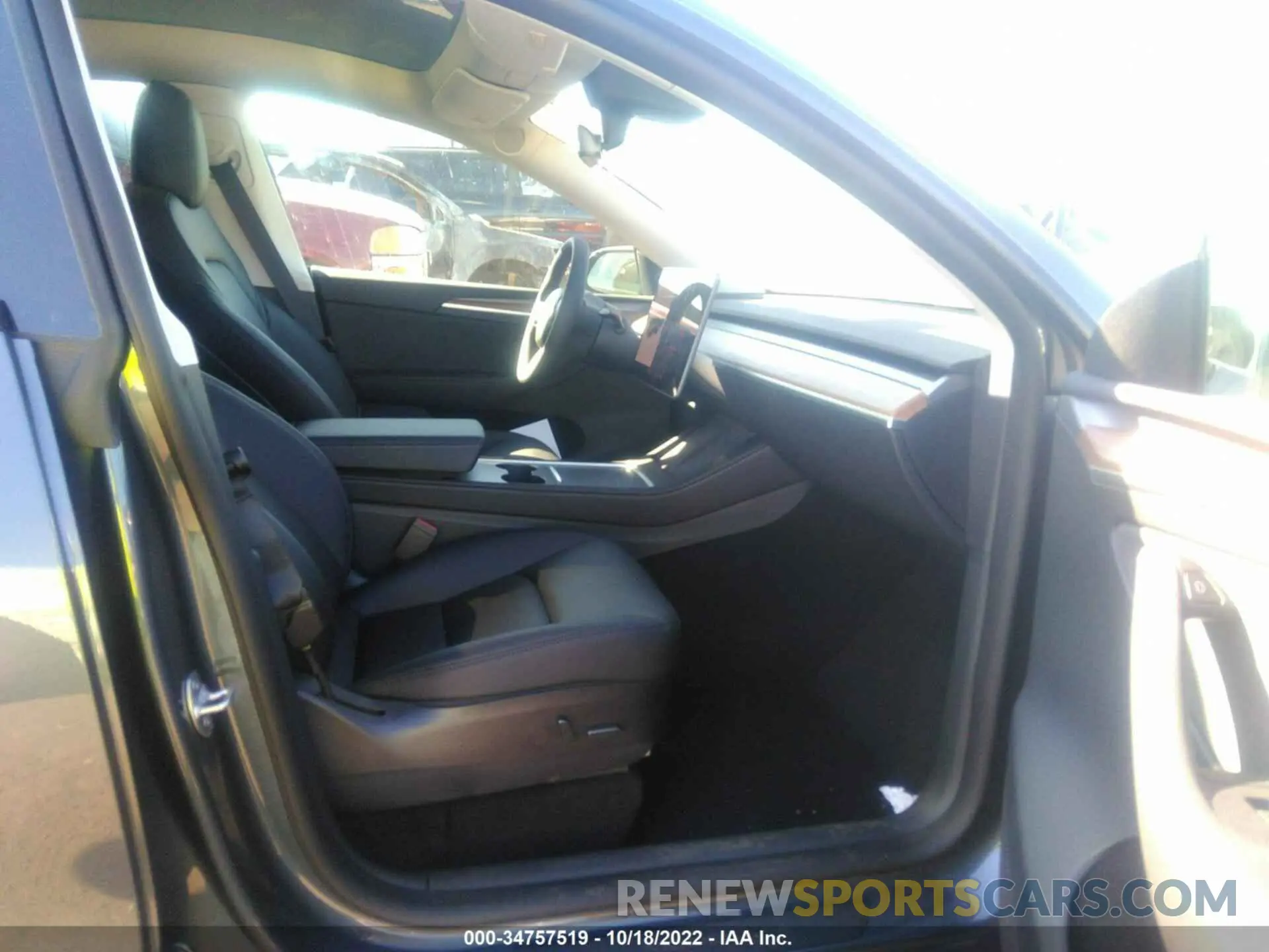 5 fotografías del automóvil dañado 7SAYGDEF8NF556751 TESLA MODEL Y 2022