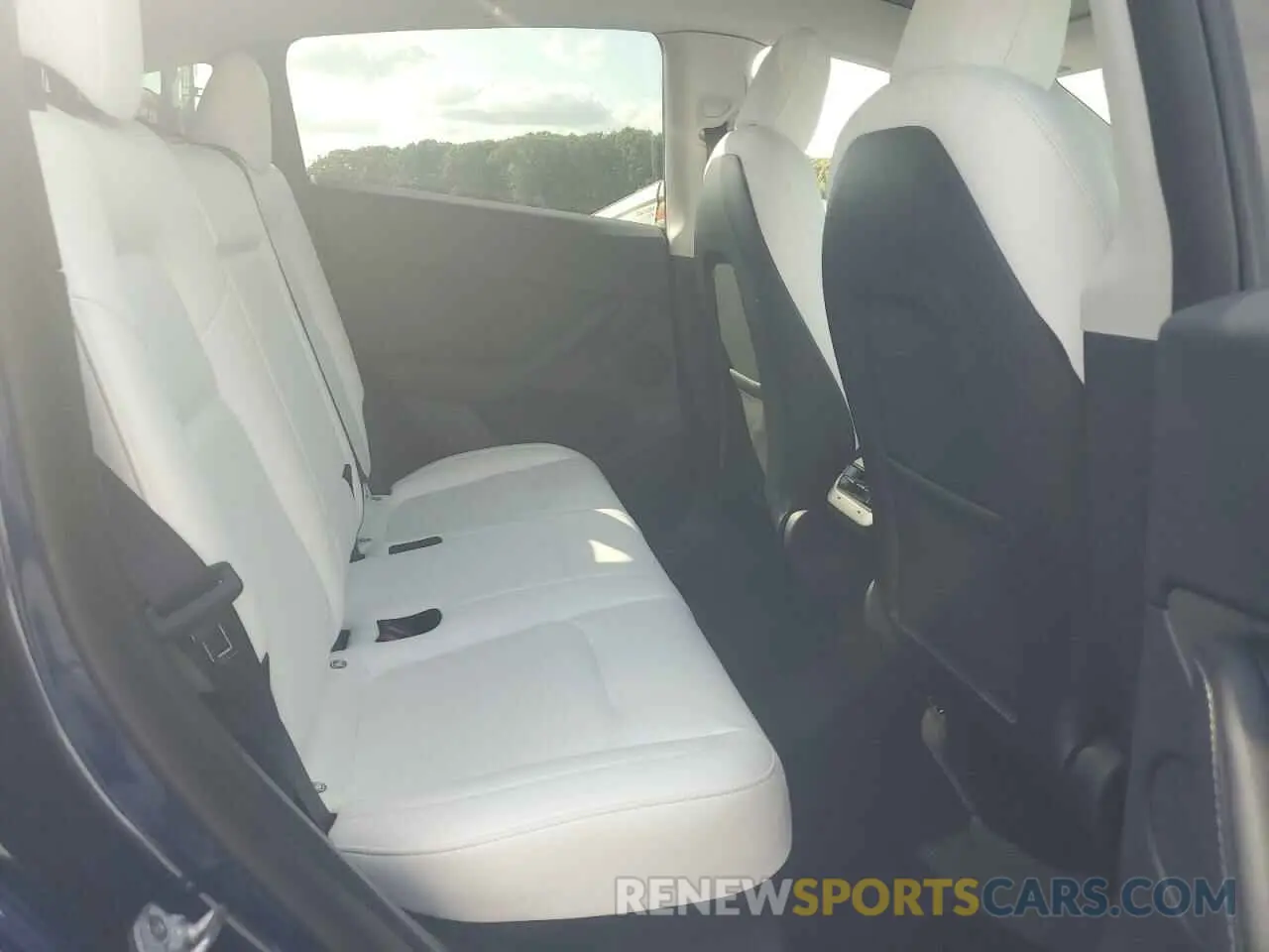 10 fotografías del automóvil dañado 7SAYGDEF8NF570116 TESLA MODEL Y 2022