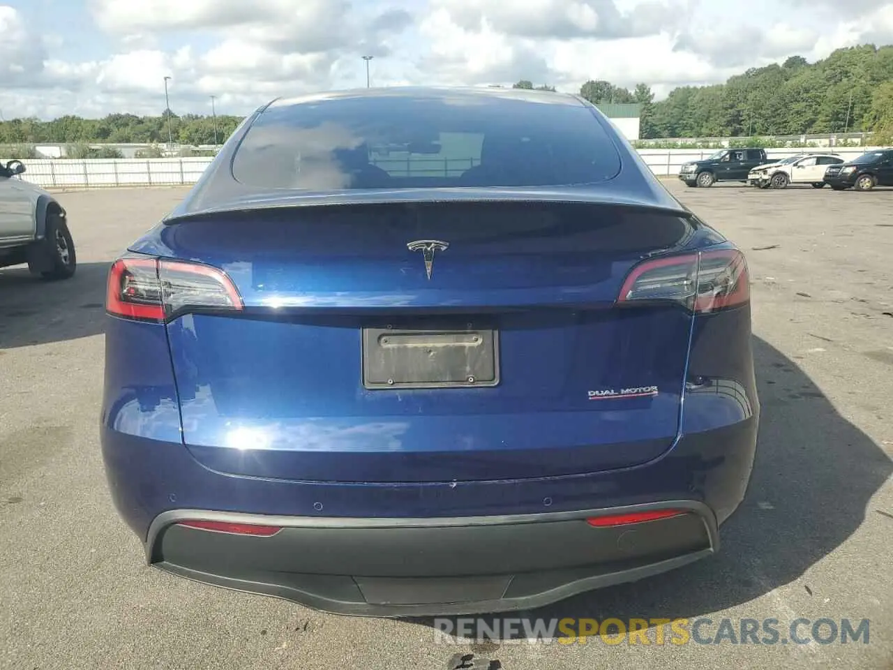 6 fotografías del automóvil dañado 7SAYGDEF8NF570116 TESLA MODEL Y 2022