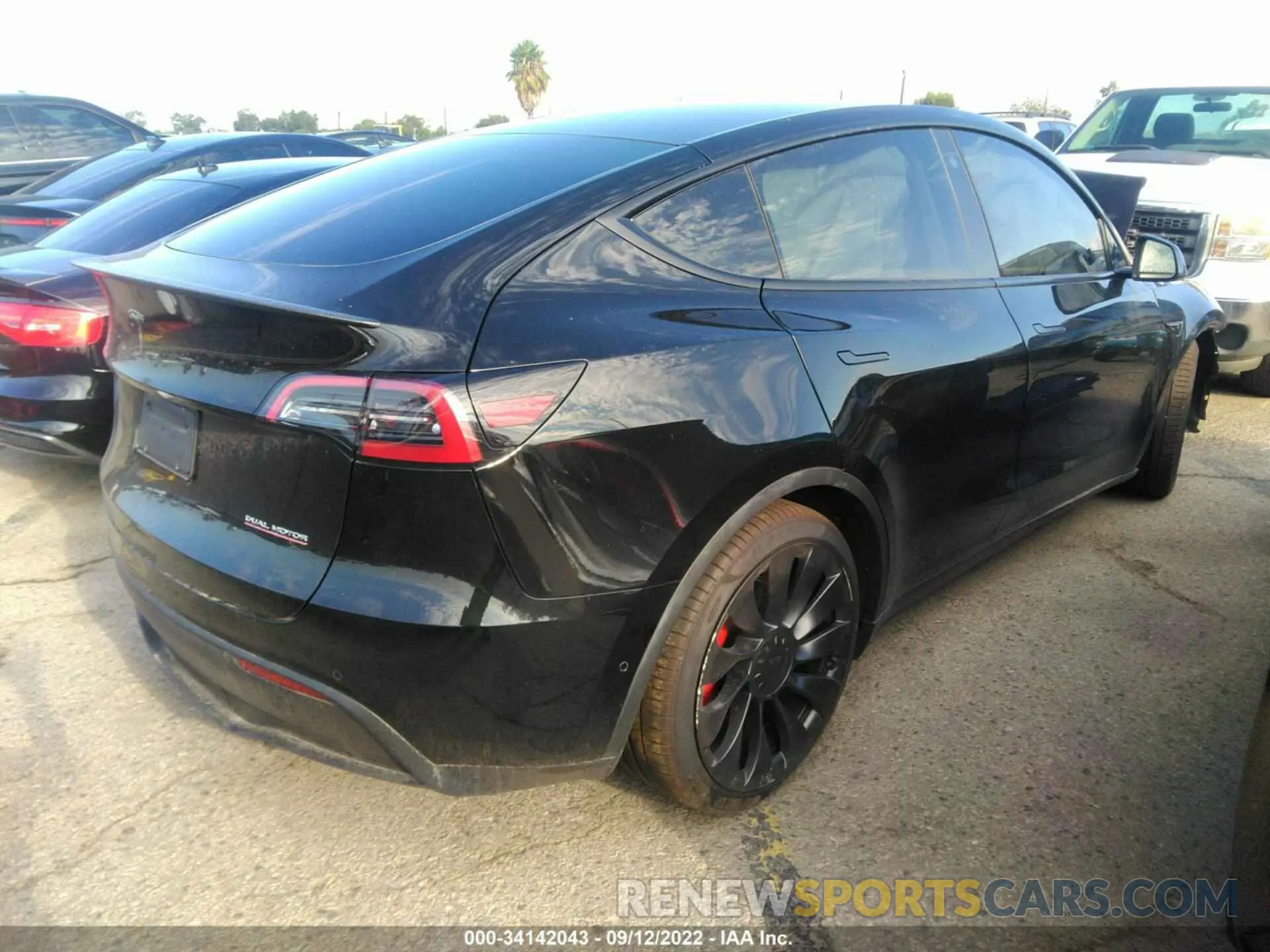 4 fotografías del automóvil dañado 7SAYGDEF9NF324000 TESLA MODEL Y 2022