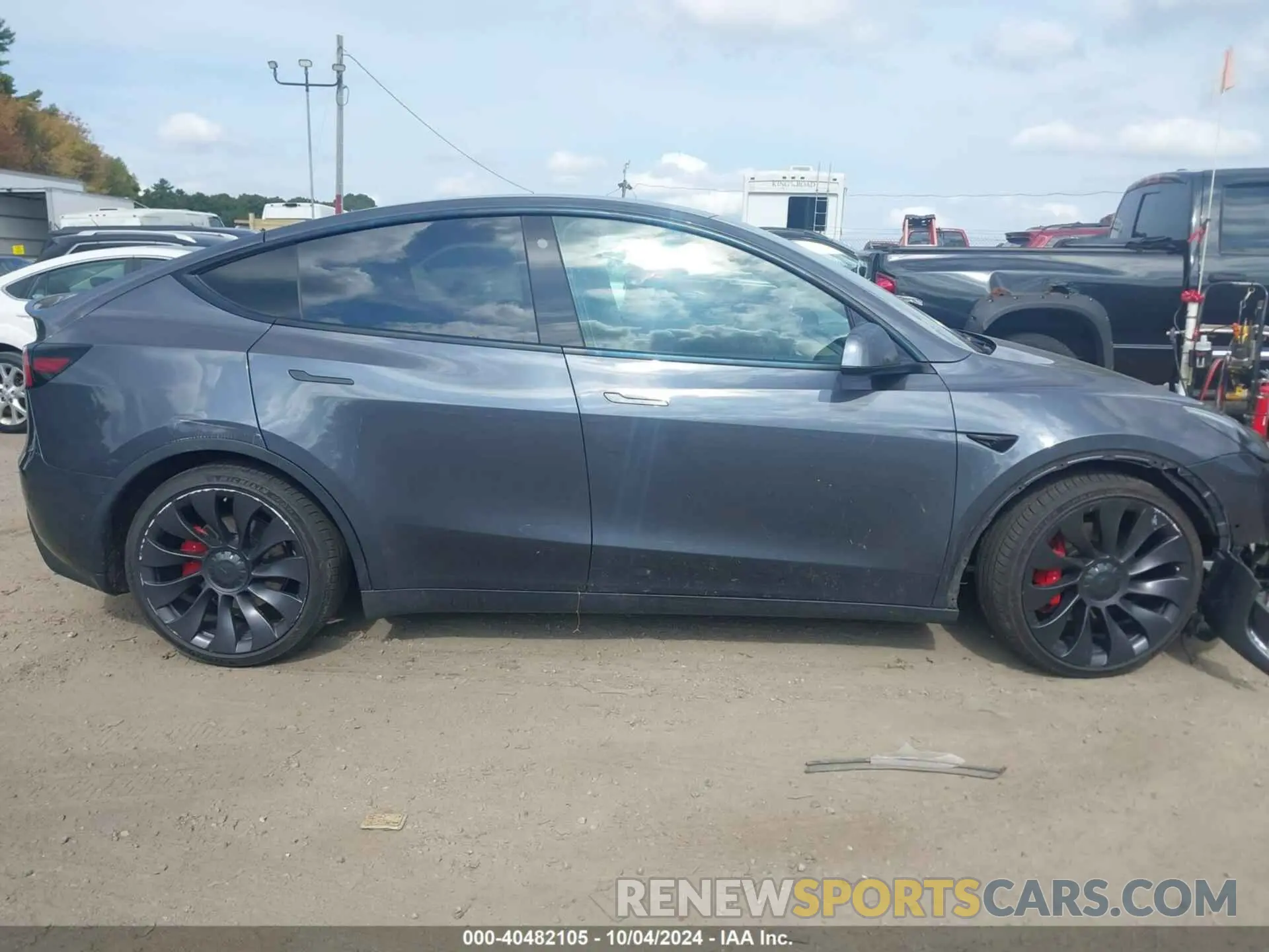 13 fotografías del automóvil dañado 7SAYGDEF9NF368188 TESLA MODEL Y 2022