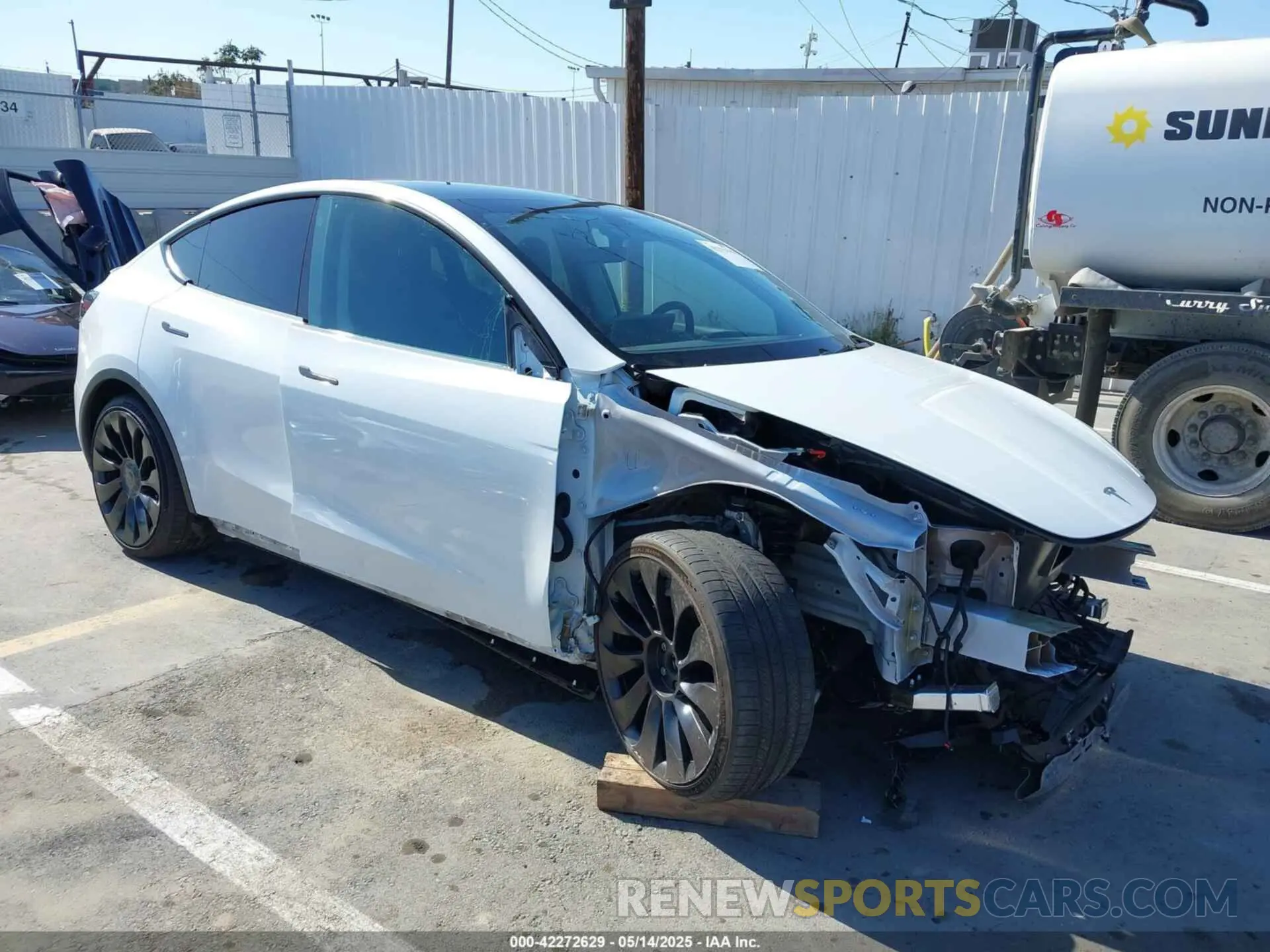 1 fotografías del automóvil dañado 7SAYGDEF9NF391177 TESLA MODEL Y 2022