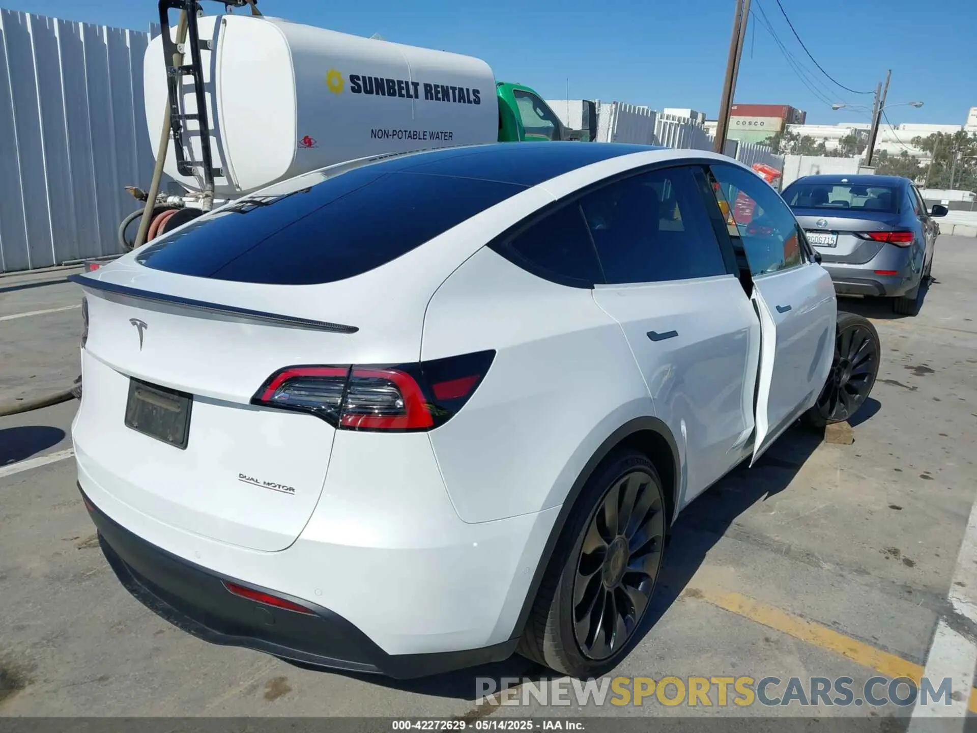 4 fotografías del automóvil dañado 7SAYGDEF9NF391177 TESLA MODEL Y 2022
