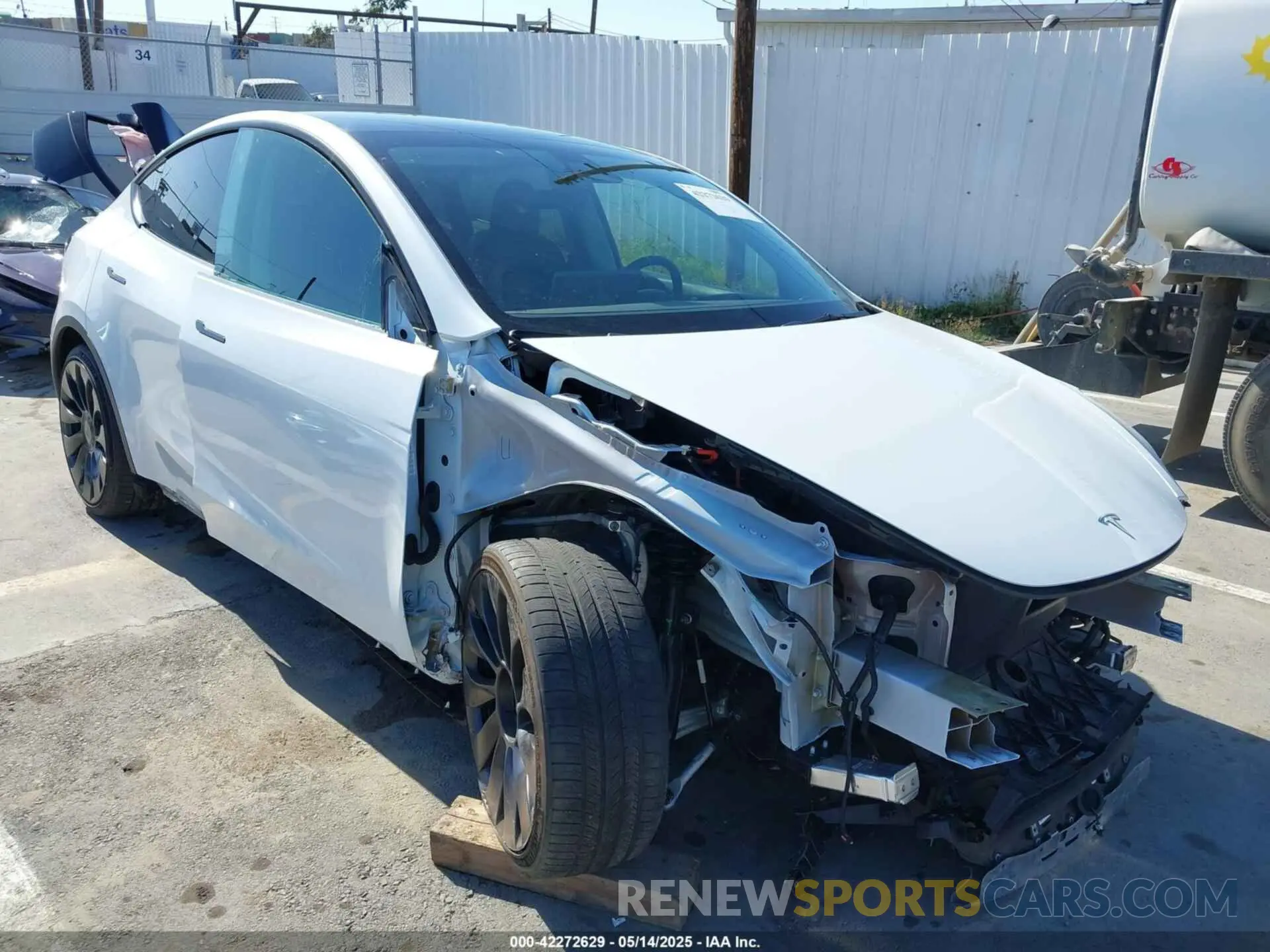 6 fotografías del automóvil dañado 7SAYGDEF9NF391177 TESLA MODEL Y 2022