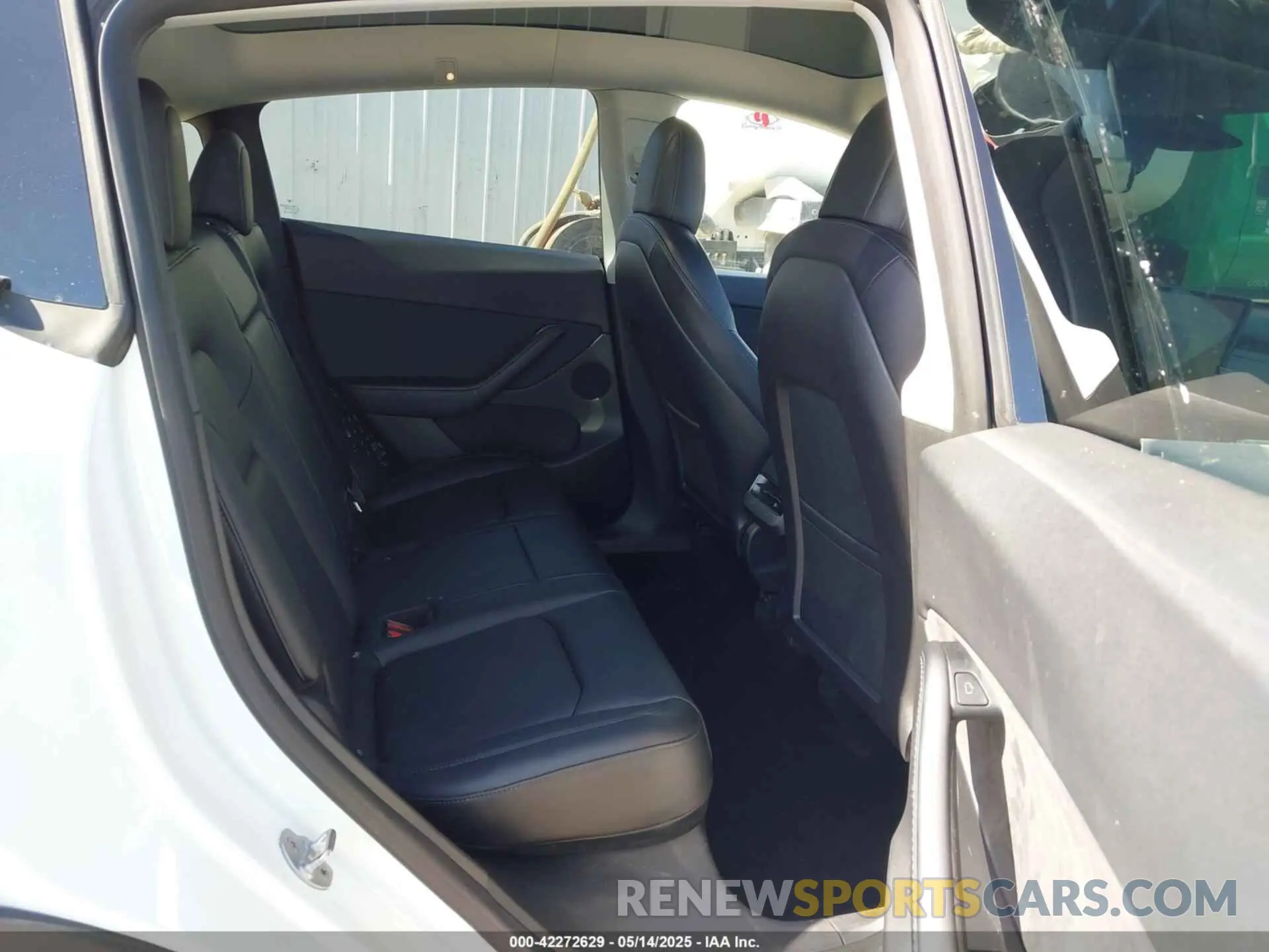 8 fotografías del automóvil dañado 7SAYGDEF9NF391177 TESLA MODEL Y 2022