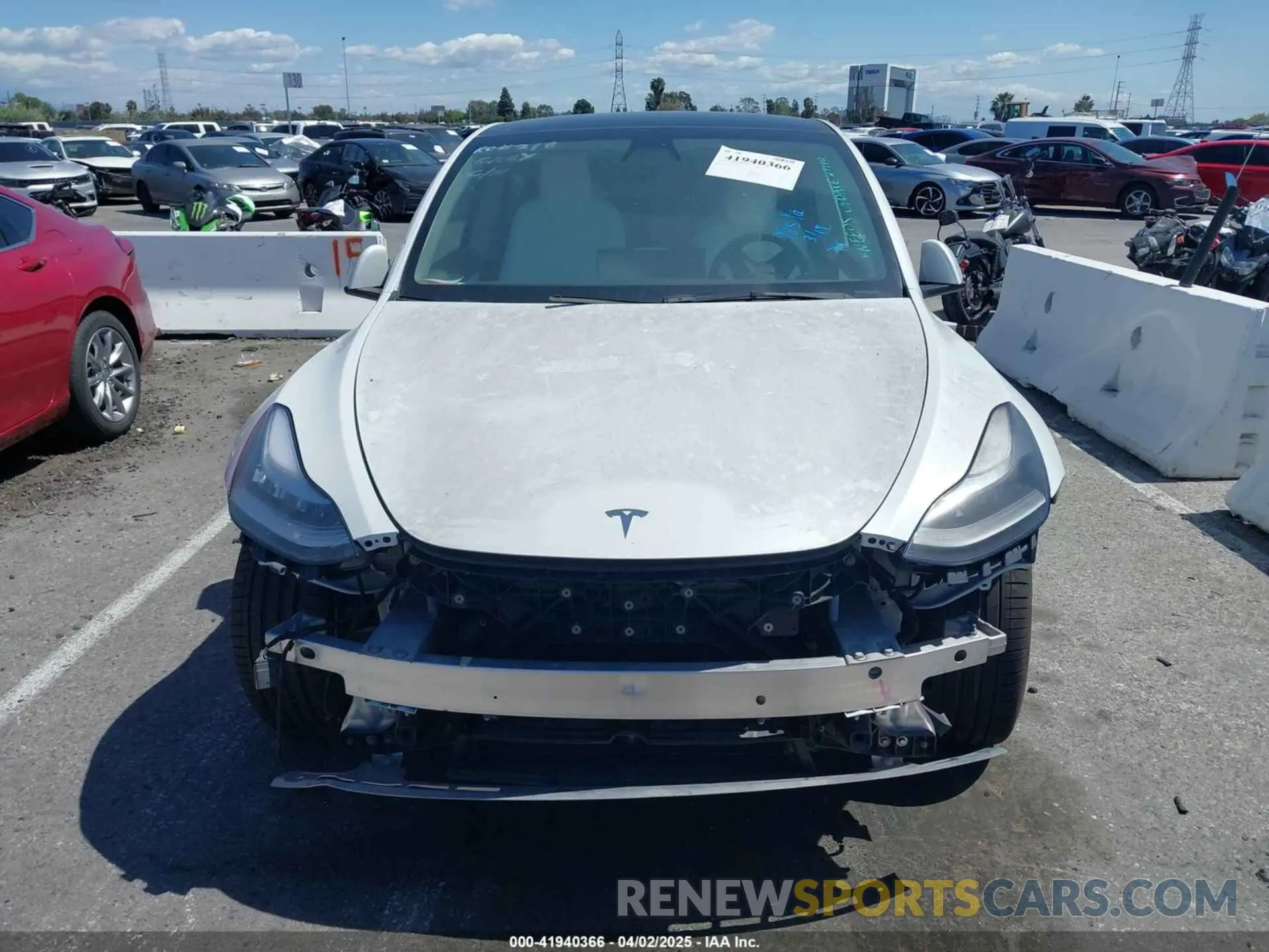 12 fotografías del automóvil dañado 7SAYGDEF9NF407636 TESLA MODEL Y 2022