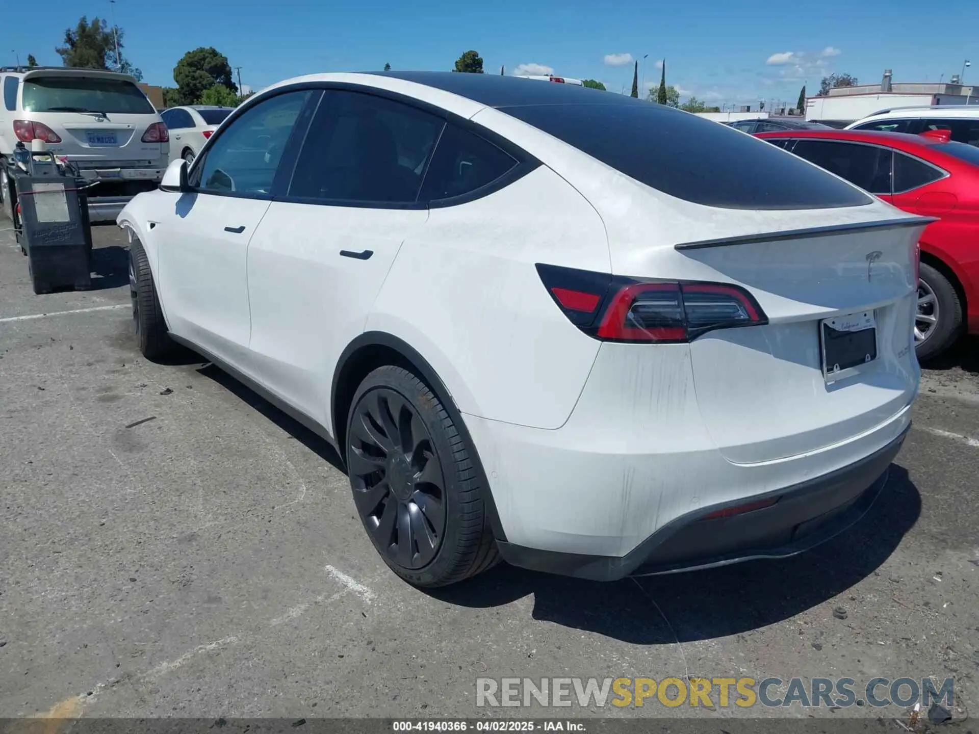 3 fotografías del automóvil dañado 7SAYGDEF9NF407636 TESLA MODEL Y 2022