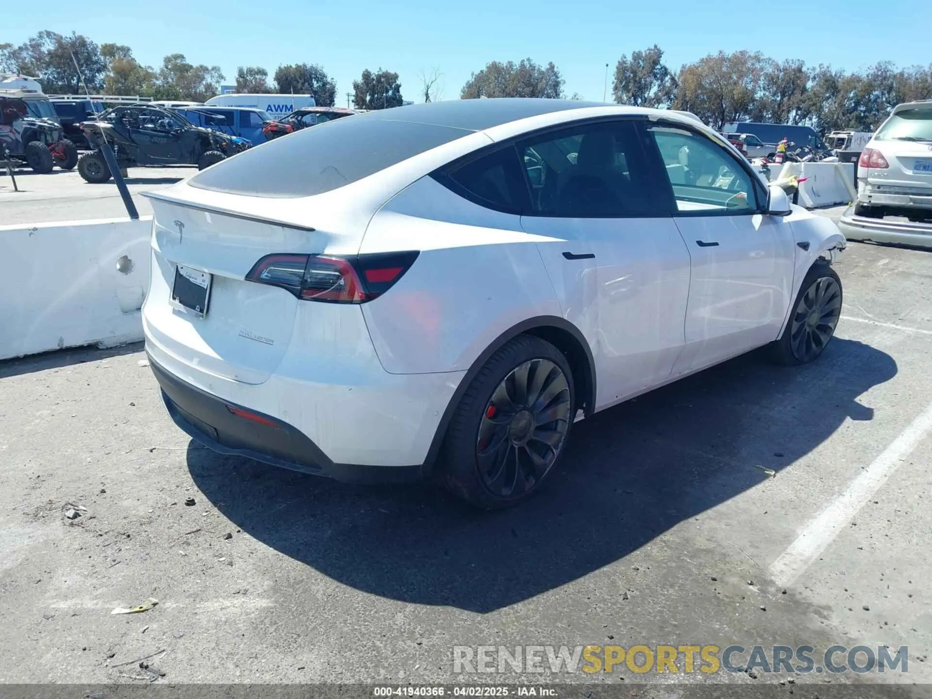 4 fotografías del automóvil dañado 7SAYGDEF9NF407636 TESLA MODEL Y 2022