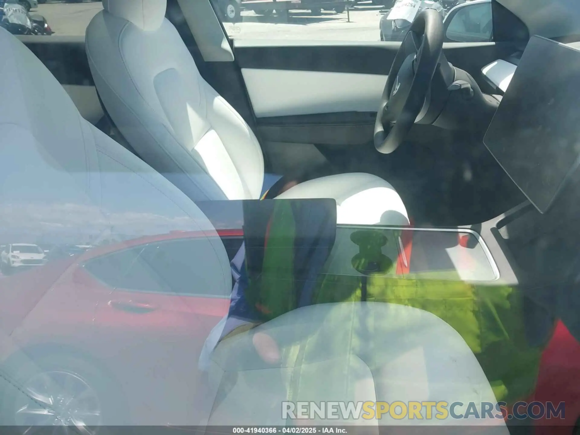 5 fotografías del automóvil dañado 7SAYGDEF9NF407636 TESLA MODEL Y 2022