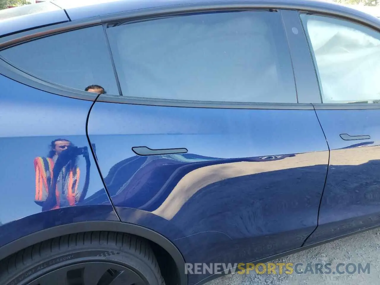 6 fotografías del automóvil dañado 7SAYGDEF9NF465424 TESLA MODEL Y 2022
