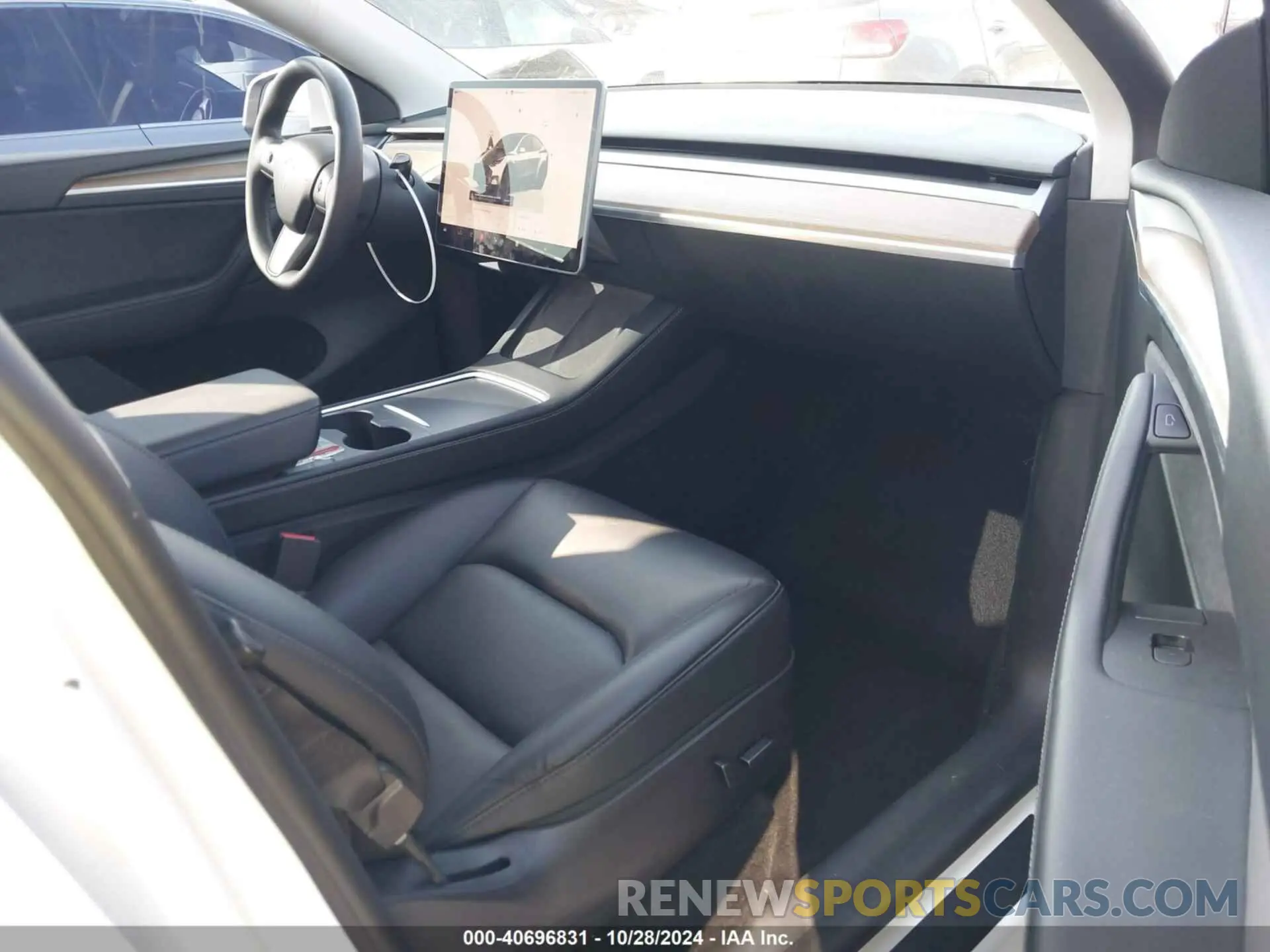 5 fotografías del automóvil dañado 7SAYGDEF9NF536623 TESLA MODEL Y 2022