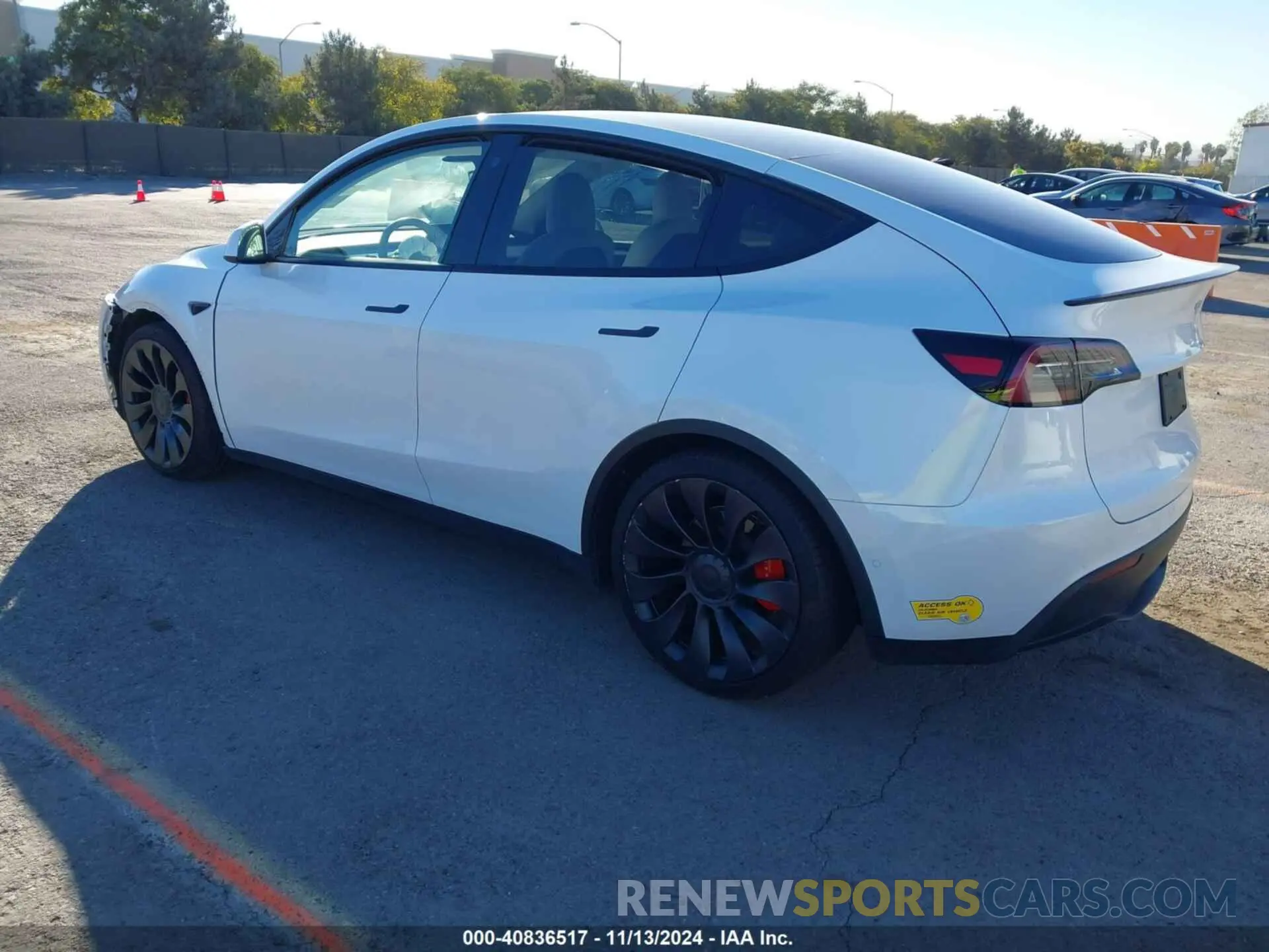 3 fotografías del automóvil dañado 7SAYGDEF9NF563983 TESLA MODEL Y 2022