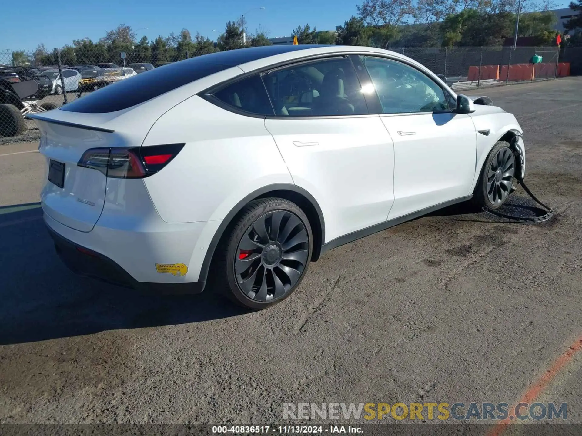 4 fotografías del automóvil dañado 7SAYGDEF9NF563983 TESLA MODEL Y 2022