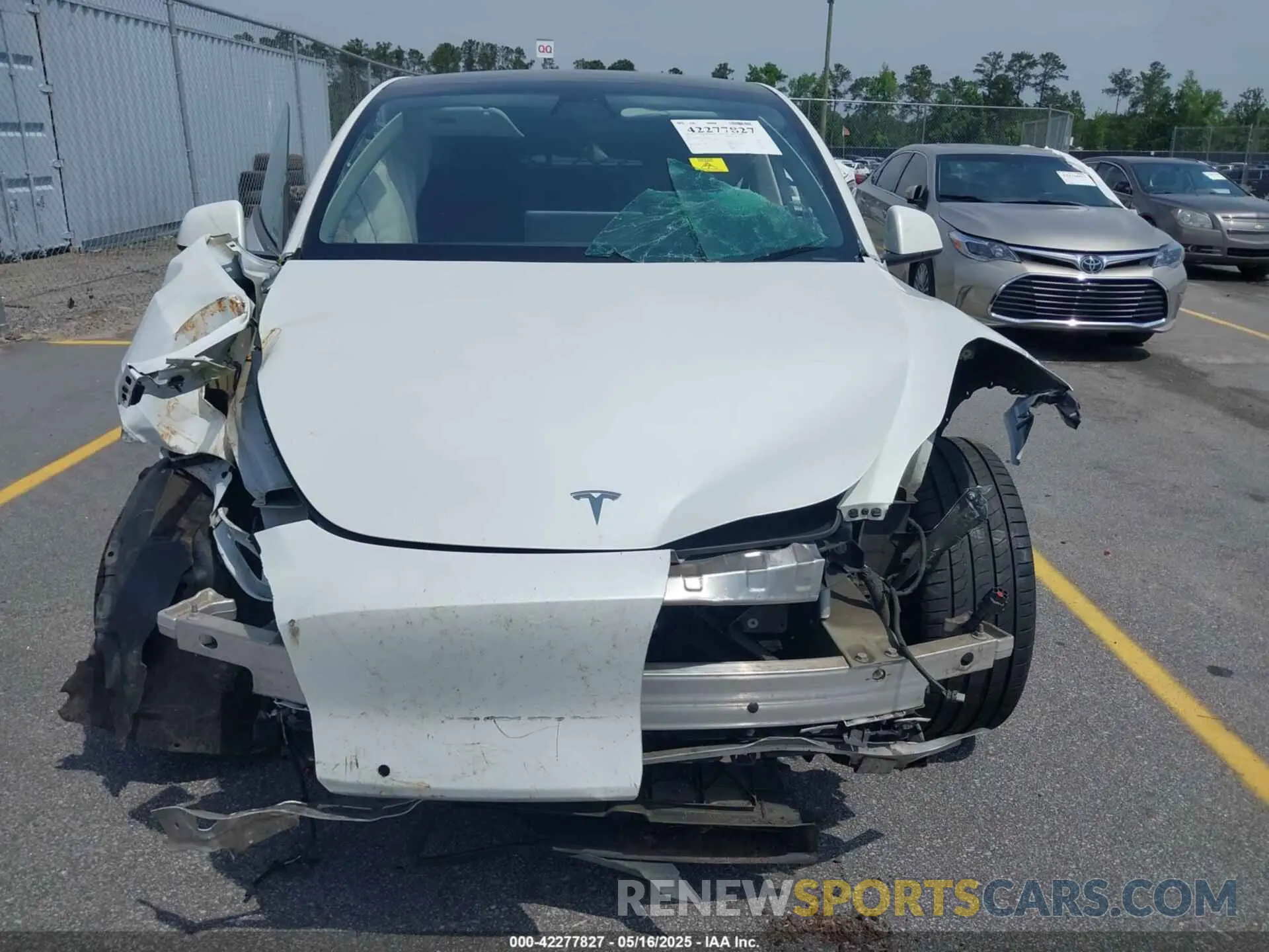 12 fotografías del automóvil dañado 7SAYGDEFXNF327701 TESLA MODEL Y 2022