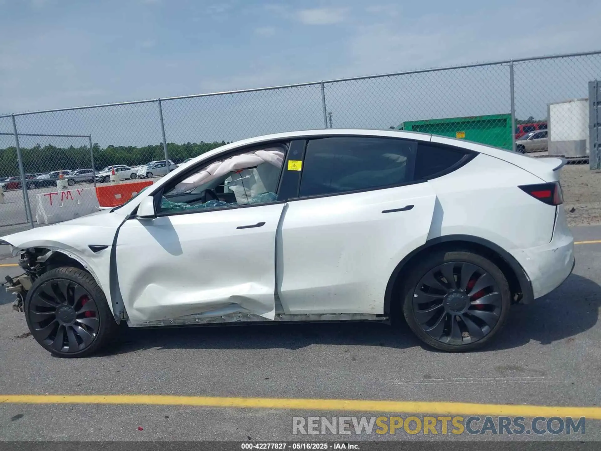 14 fotografías del automóvil dañado 7SAYGDEFXNF327701 TESLA MODEL Y 2022