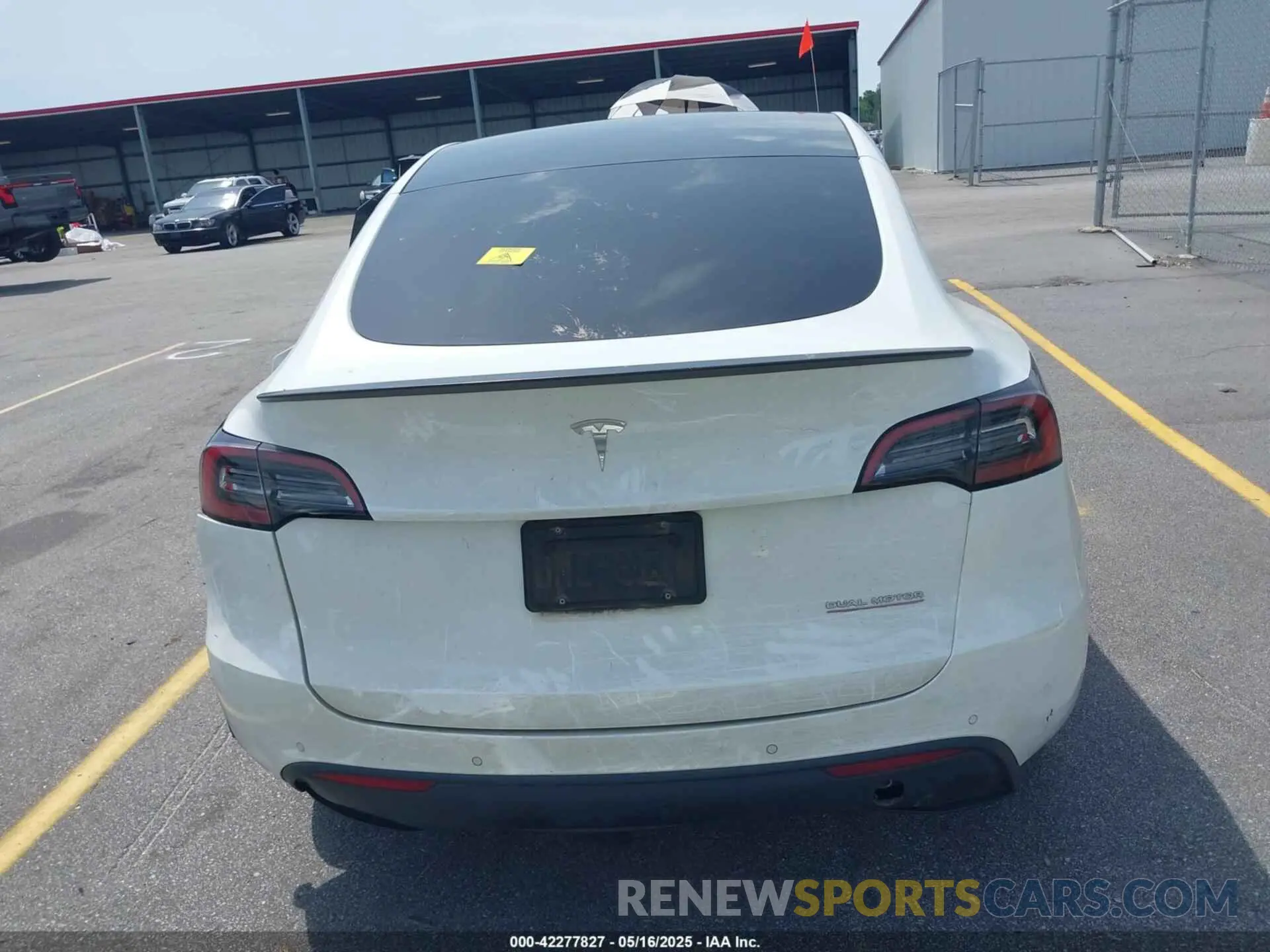 16 fotografías del automóvil dañado 7SAYGDEFXNF327701 TESLA MODEL Y 2022