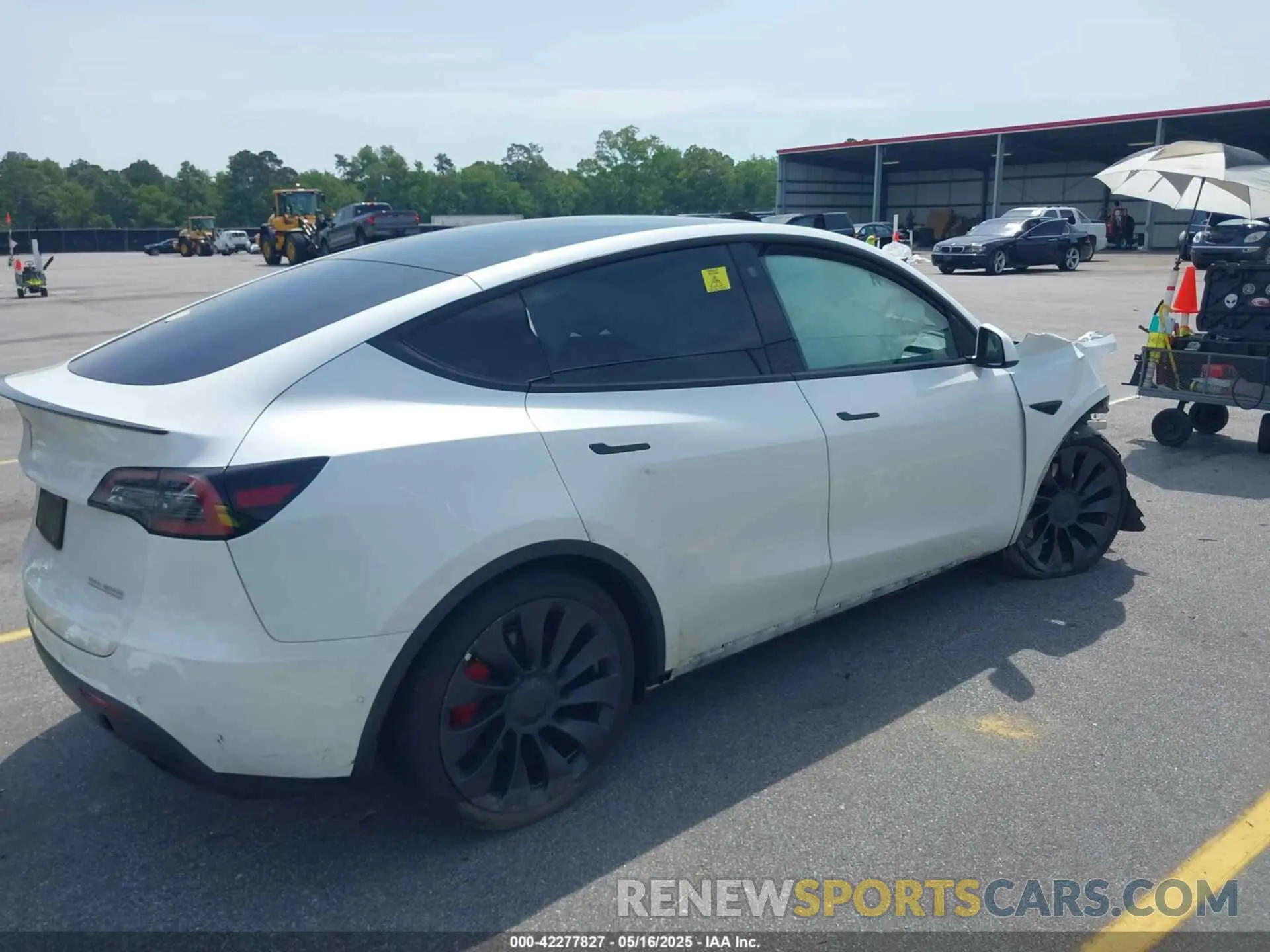 4 fotografías del automóvil dañado 7SAYGDEFXNF327701 TESLA MODEL Y 2022