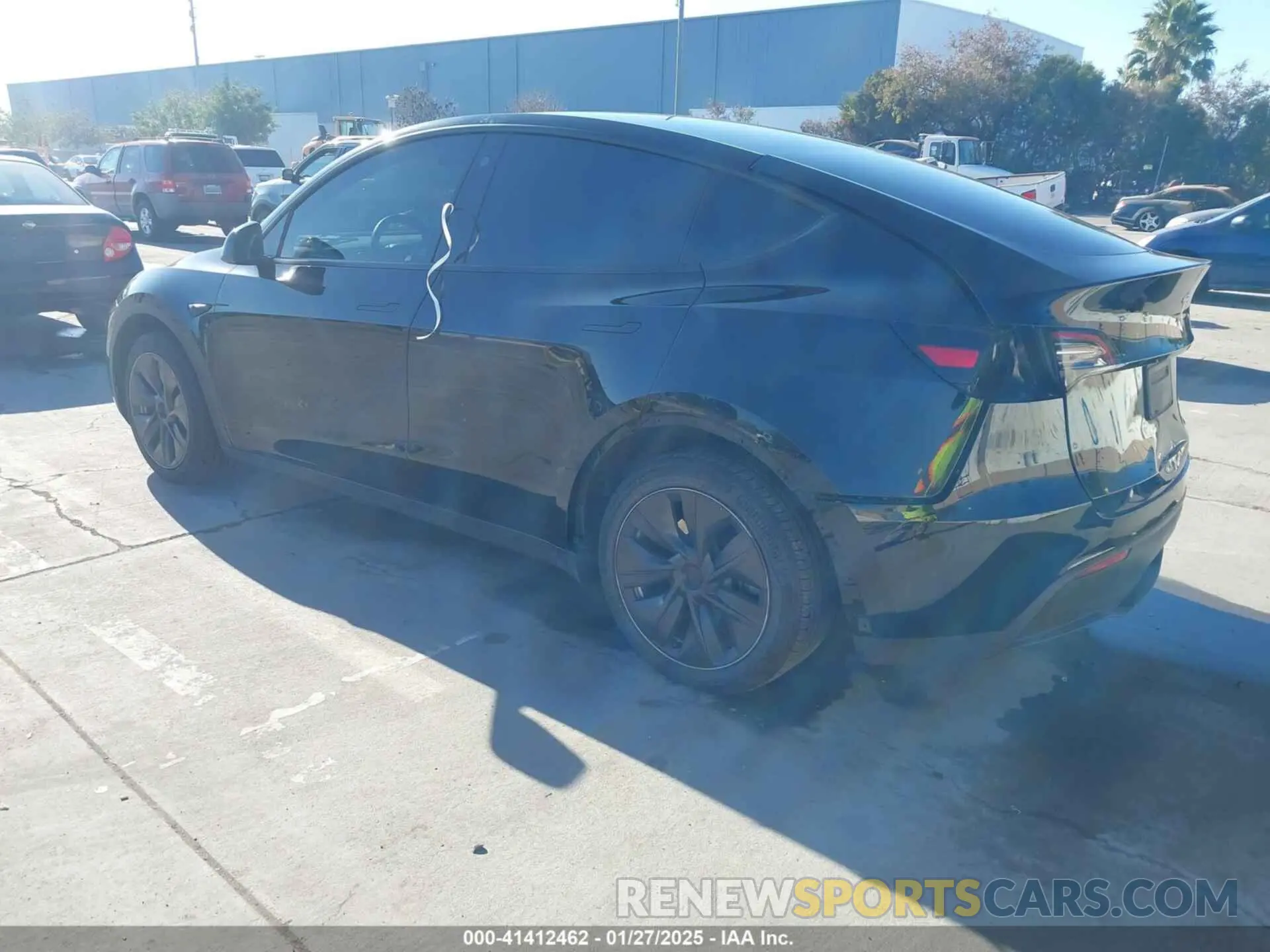 3 fotografías del automóvil dañado 7SAYGAEE0PF612822 TESLA MODEL Y 2023