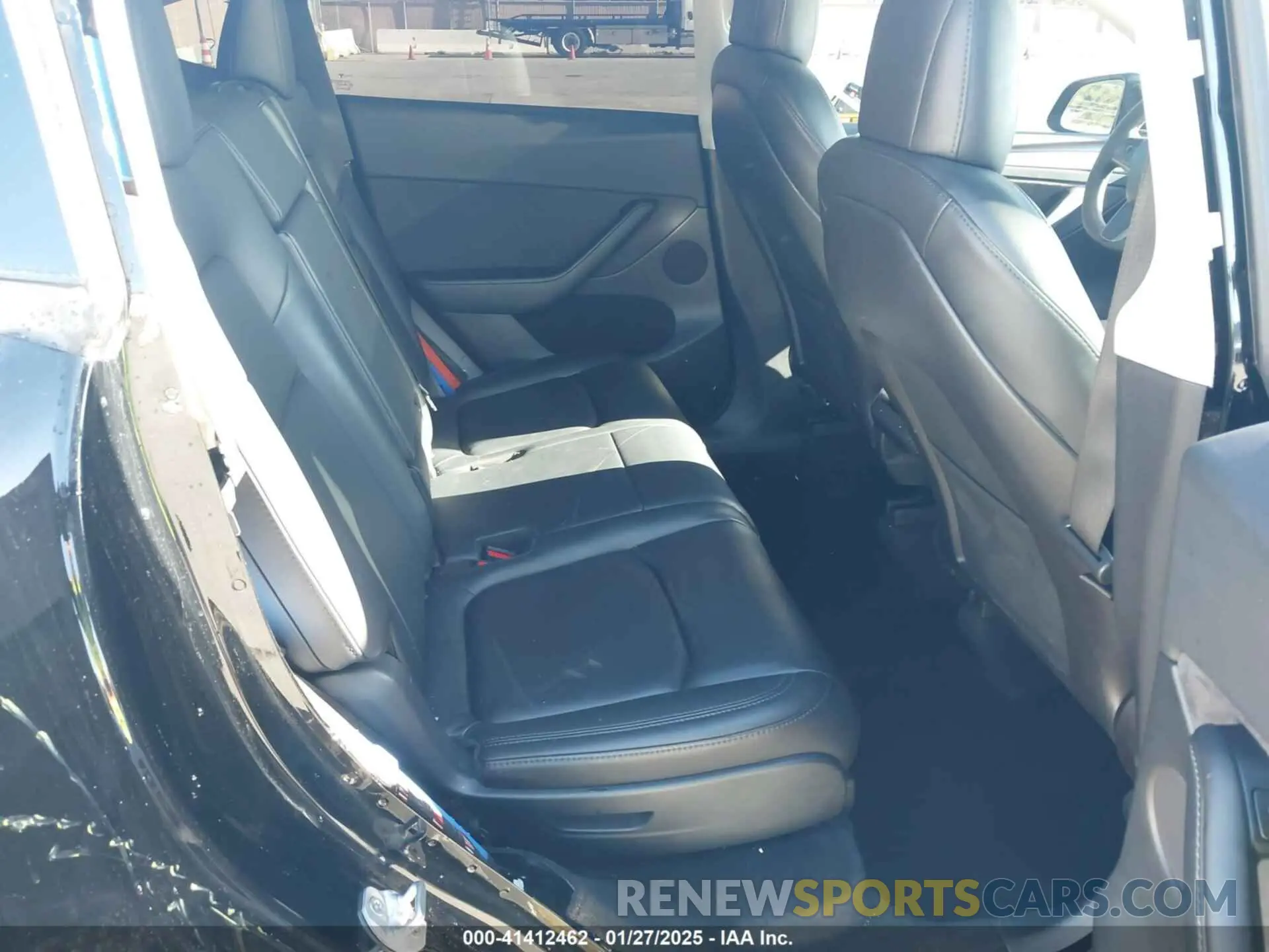 8 fotografías del automóvil dañado 7SAYGAEE0PF612822 TESLA MODEL Y 2023