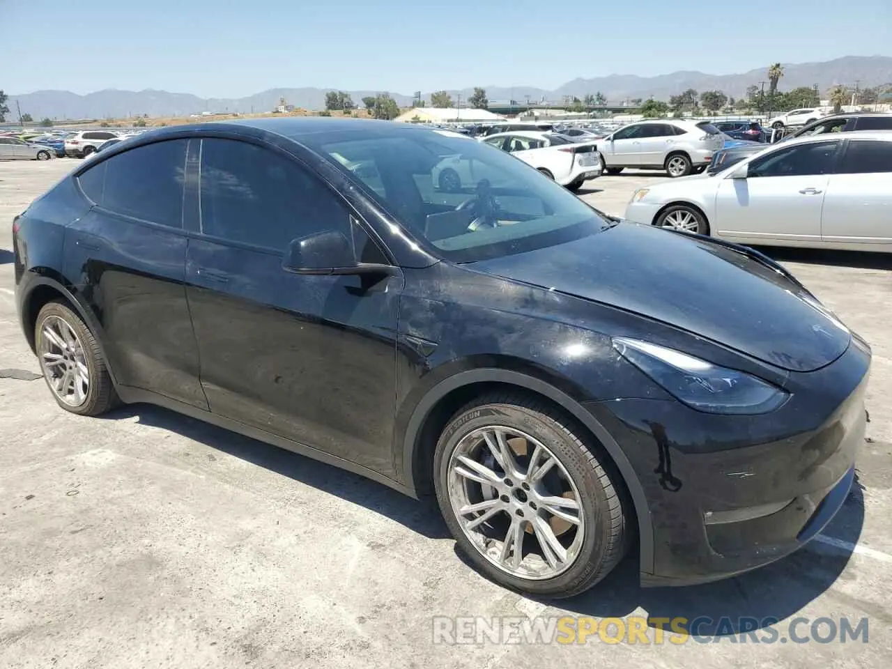 4 fotografías del automóvil dañado 7SAYGAEE0PF621827 TESLA MODEL Y 2023