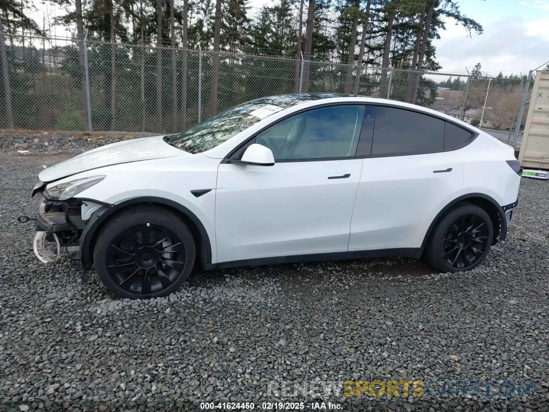 14 fotografías del automóvil dañado 7SAYGAEE0PF624730 TESLA MODEL Y 2023