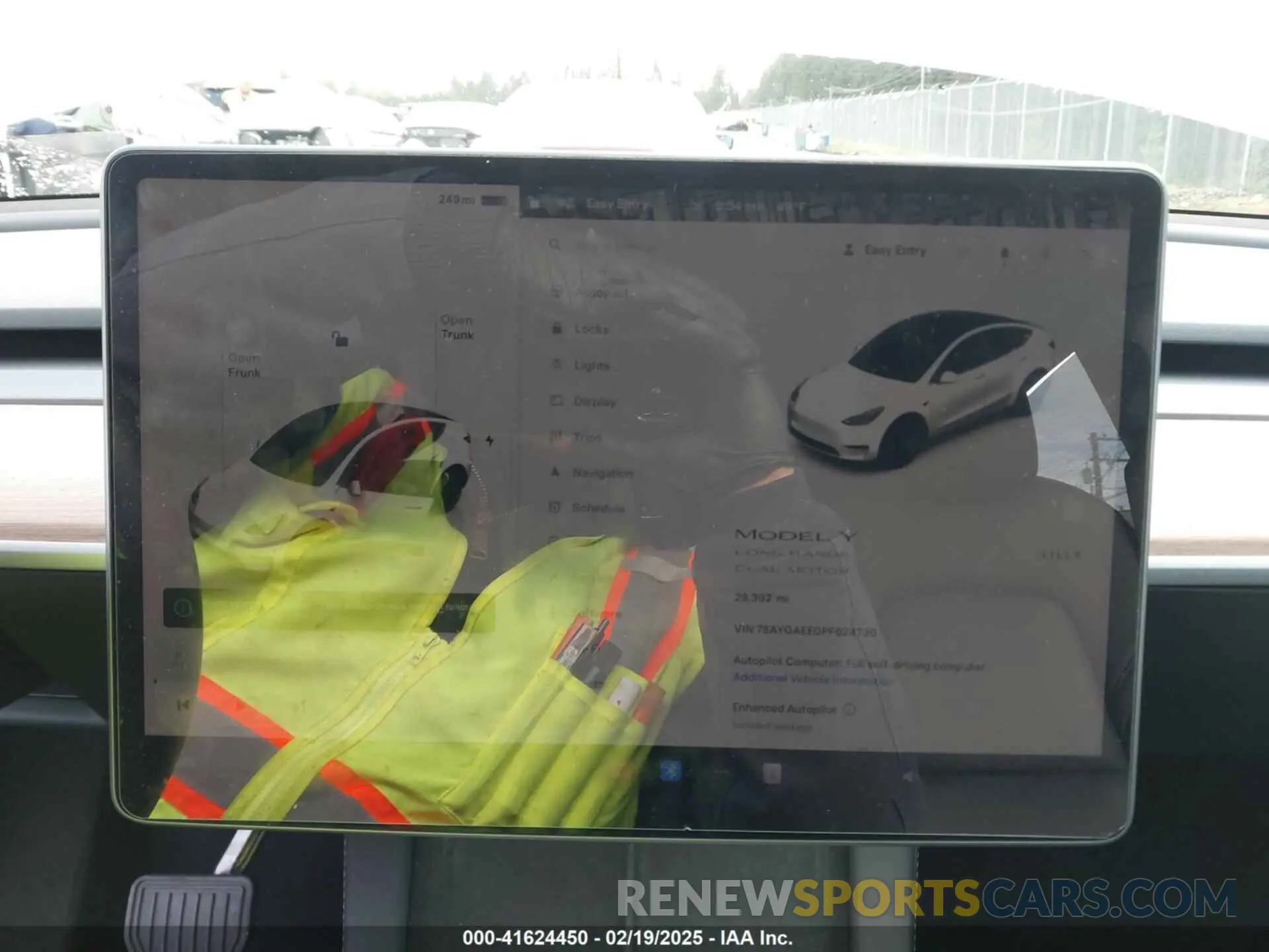 18 fotografías del automóvil dañado 7SAYGAEE0PF624730 TESLA MODEL Y 2023
