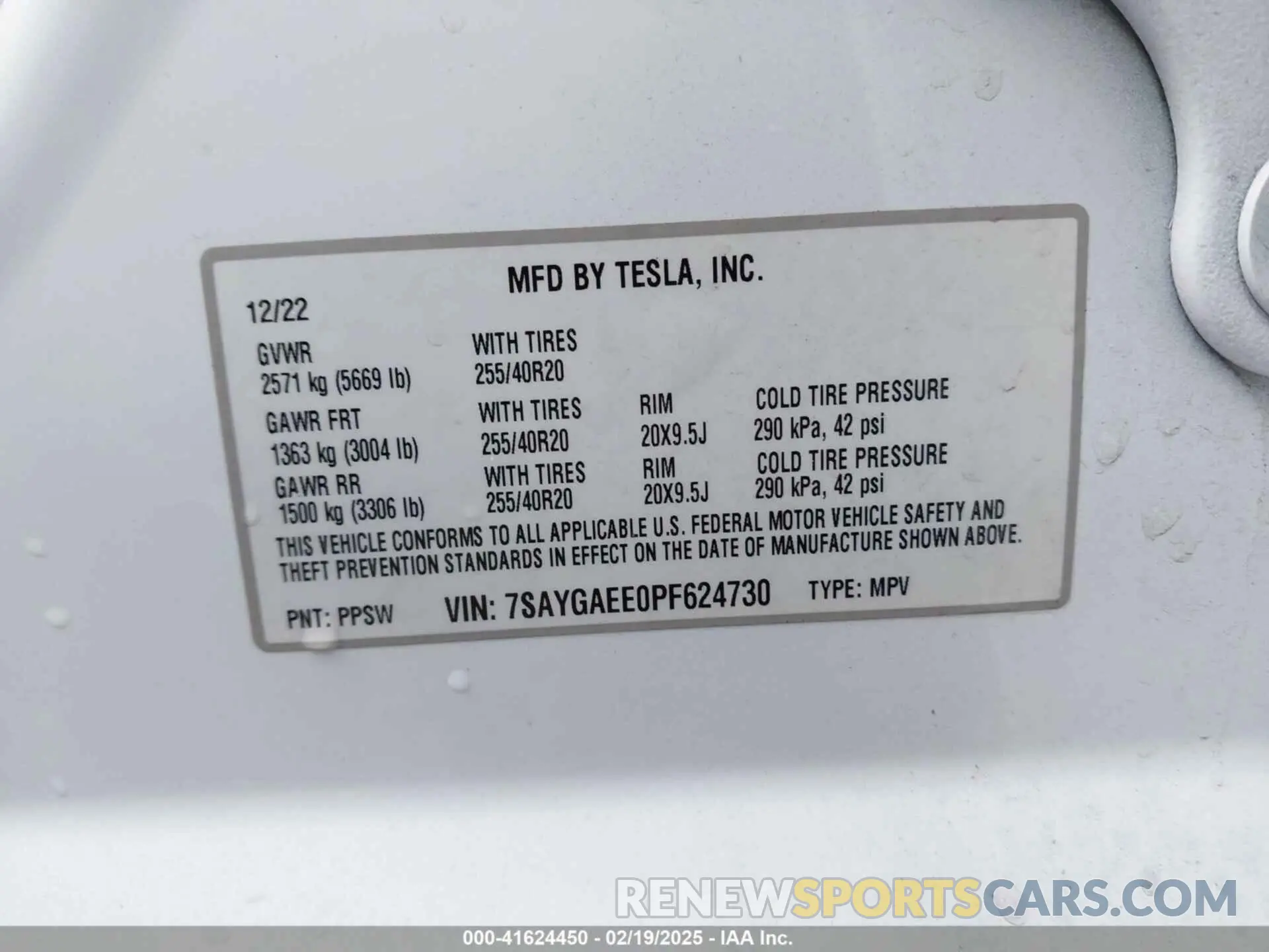 9 fotografías del automóvil dañado 7SAYGAEE0PF624730 TESLA MODEL Y 2023
