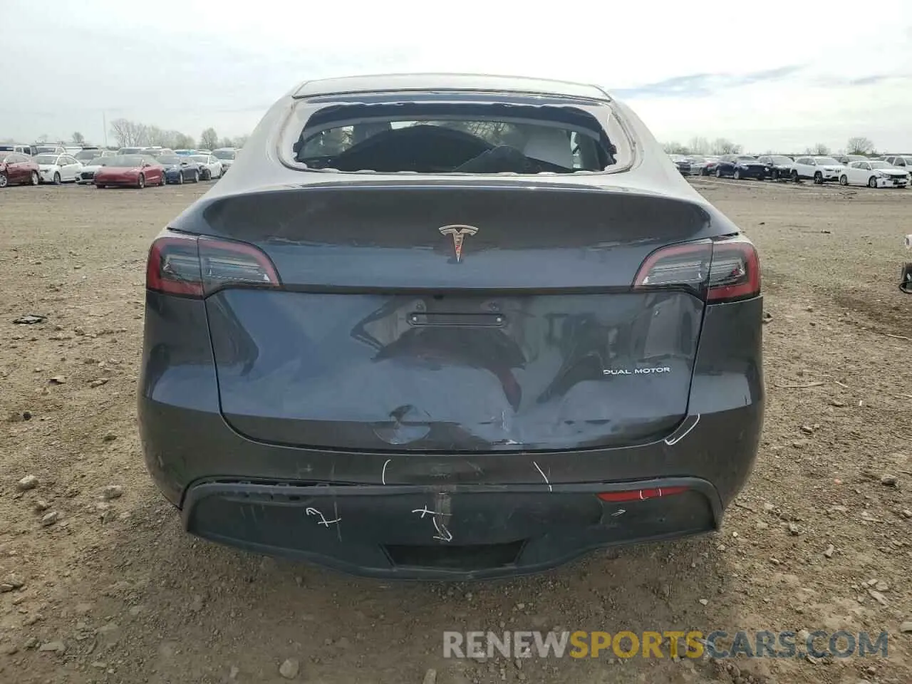 6 fotografías del automóvil dañado 7SAYGAEE0PF646923 TESLA MODEL Y 2023