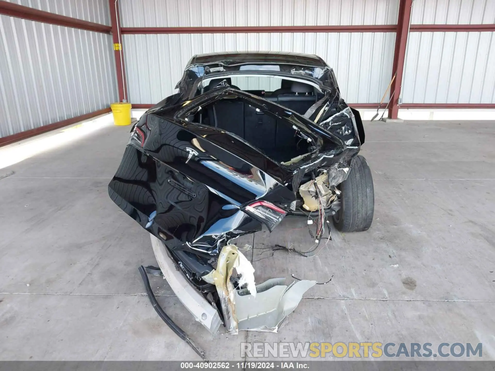 16 fotografías del automóvil dañado 7SAYGAEE0PF741157 TESLA MODEL Y 2023