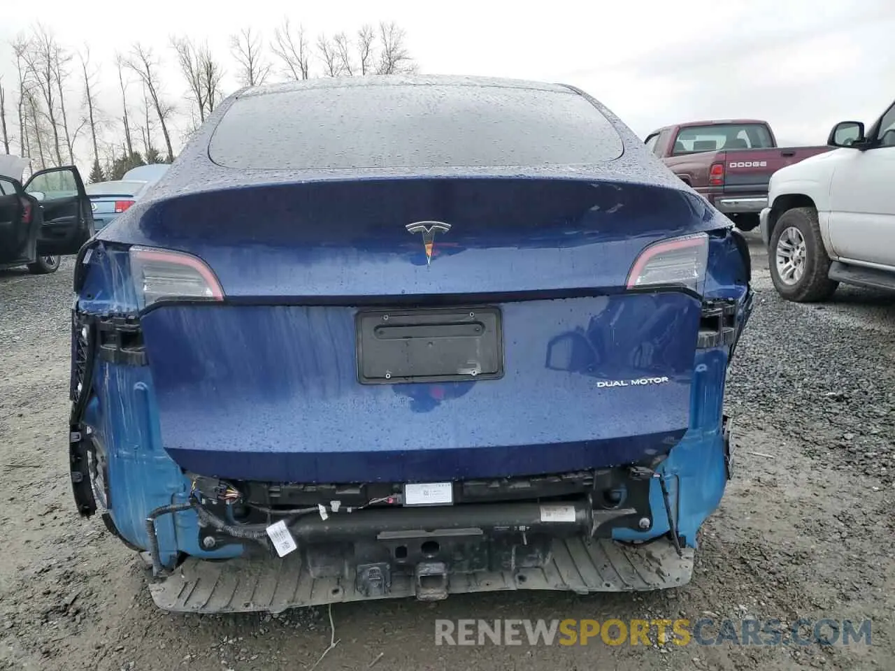 6 fotografías del automóvil dañado 7SAYGAEE0PF742387 TESLA MODEL Y 2023
