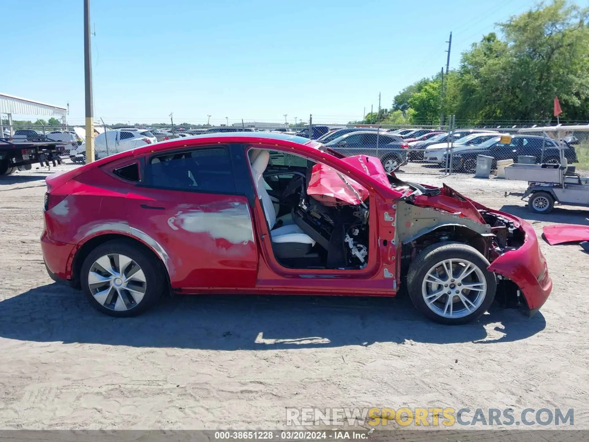 14 fotografías del automóvil dañado 7SAYGAEE0PF804581 TESLA MODEL Y 2023