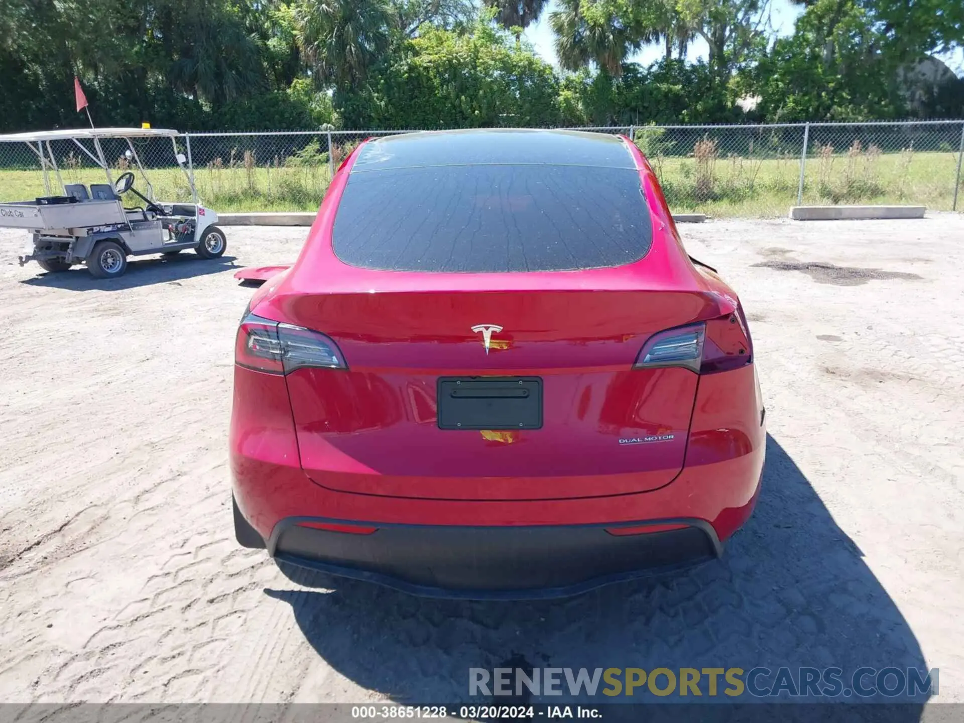 17 fotografías del automóvil dañado 7SAYGAEE0PF804581 TESLA MODEL Y 2023