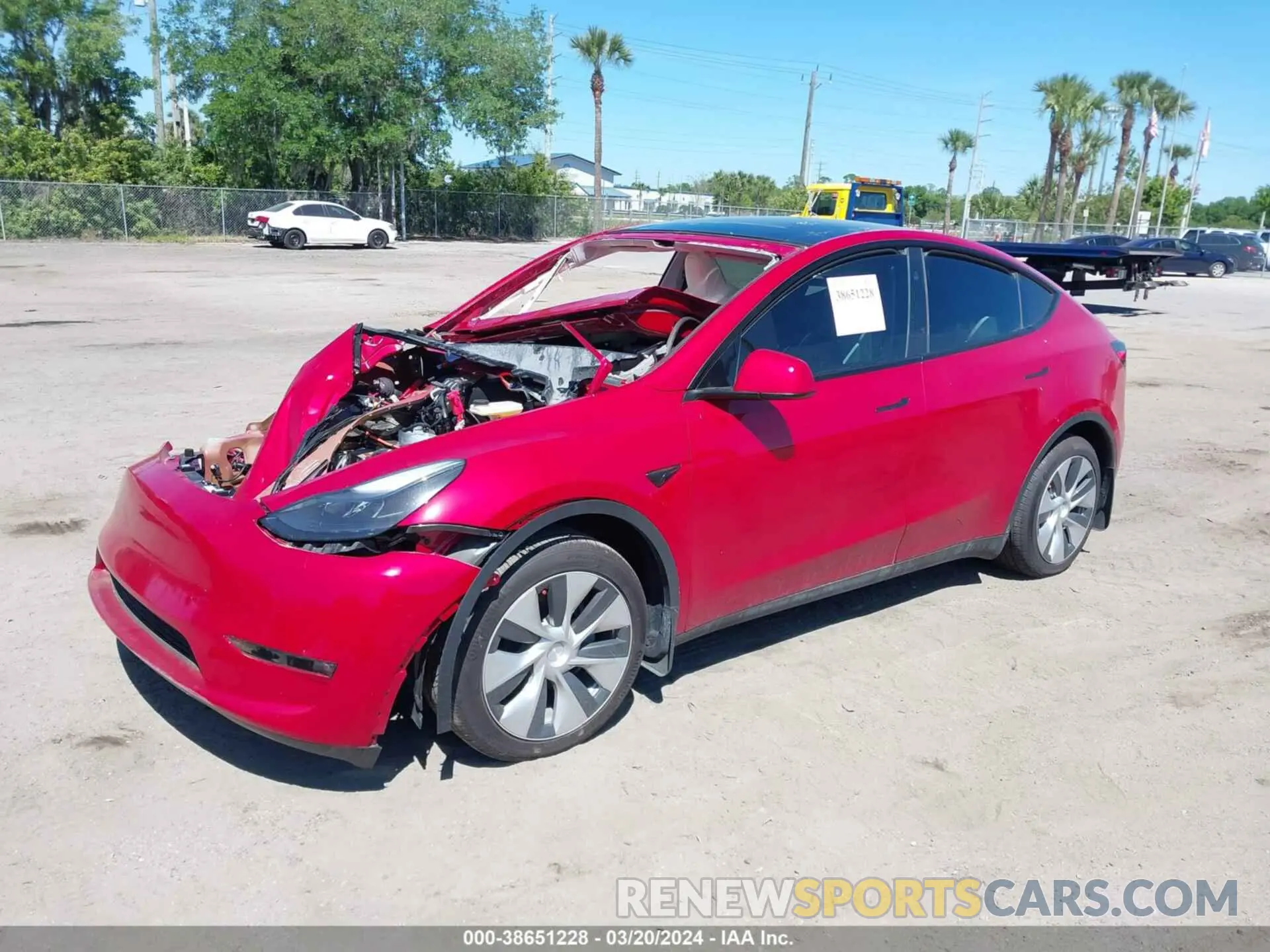 2 fotografías del automóvil dañado 7SAYGAEE0PF804581 TESLA MODEL Y 2023