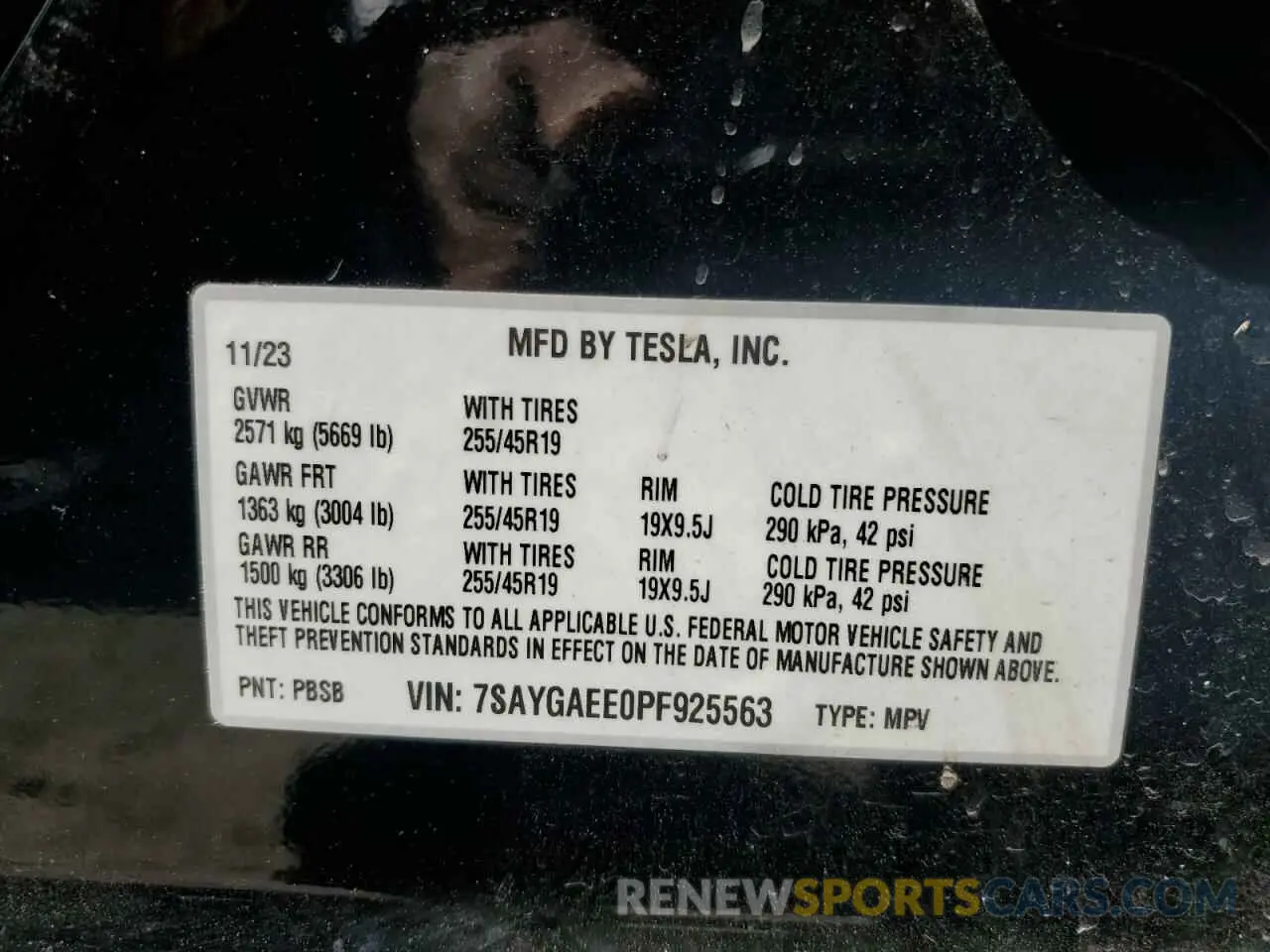 13 fotografías del automóvil dañado 7SAYGAEE0PF925563 TESLA MODEL Y 2023