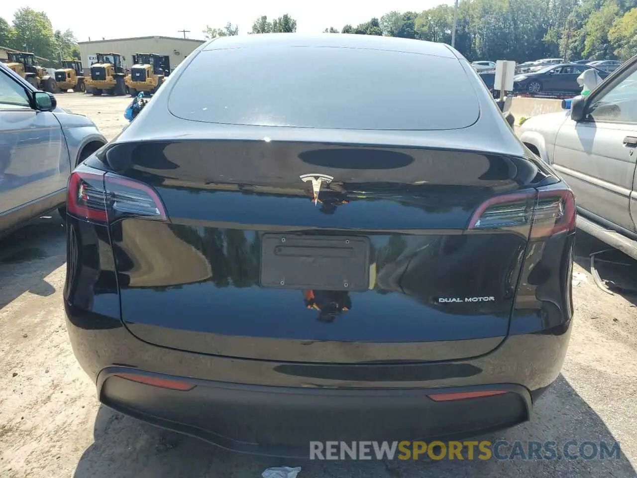6 fotografías del automóvil dañado 7SAYGAEE0PF925563 TESLA MODEL Y 2023