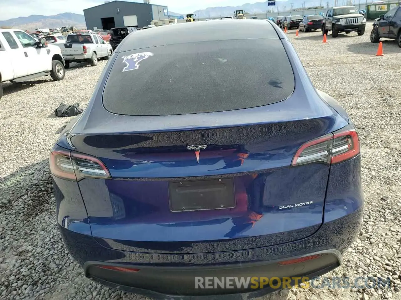 6 fotografías del automóvil dañado 7SAYGAEE0PF980093 TESLA MODEL Y 2023