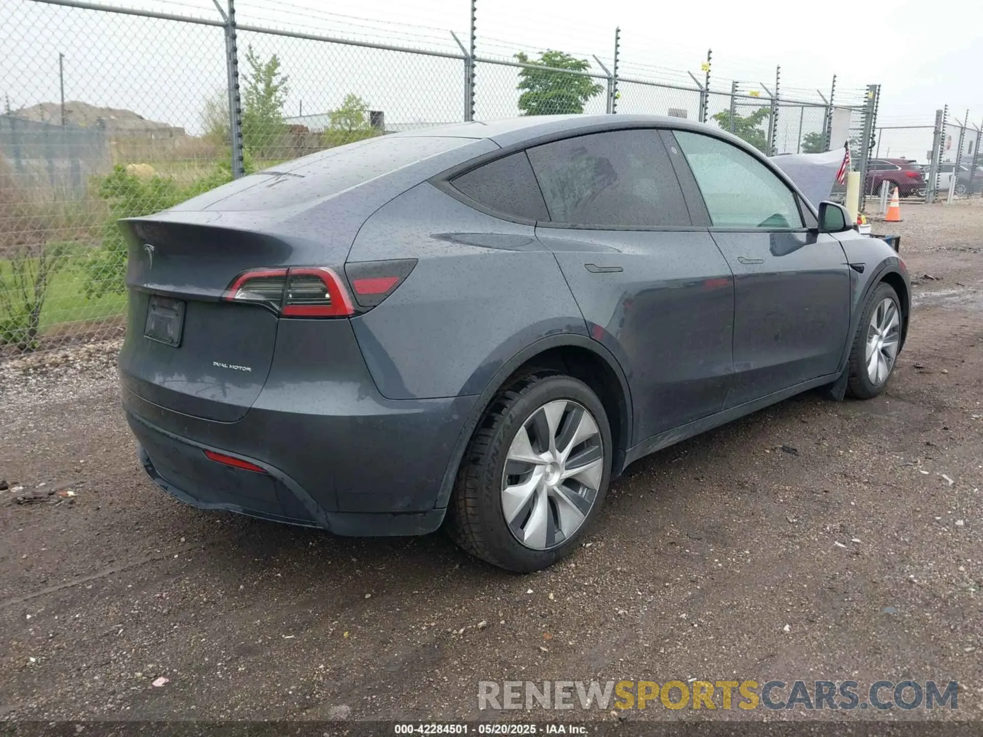 4 fotografías del automóvil dañado 7SAYGAEE1PF584206 TESLA MODEL Y 2023
