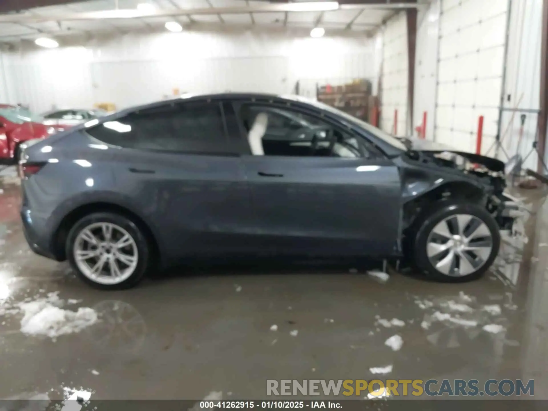 14 fotografías del automóvil dañado 7SAYGAEE1PF586232 TESLA MODEL Y 2023