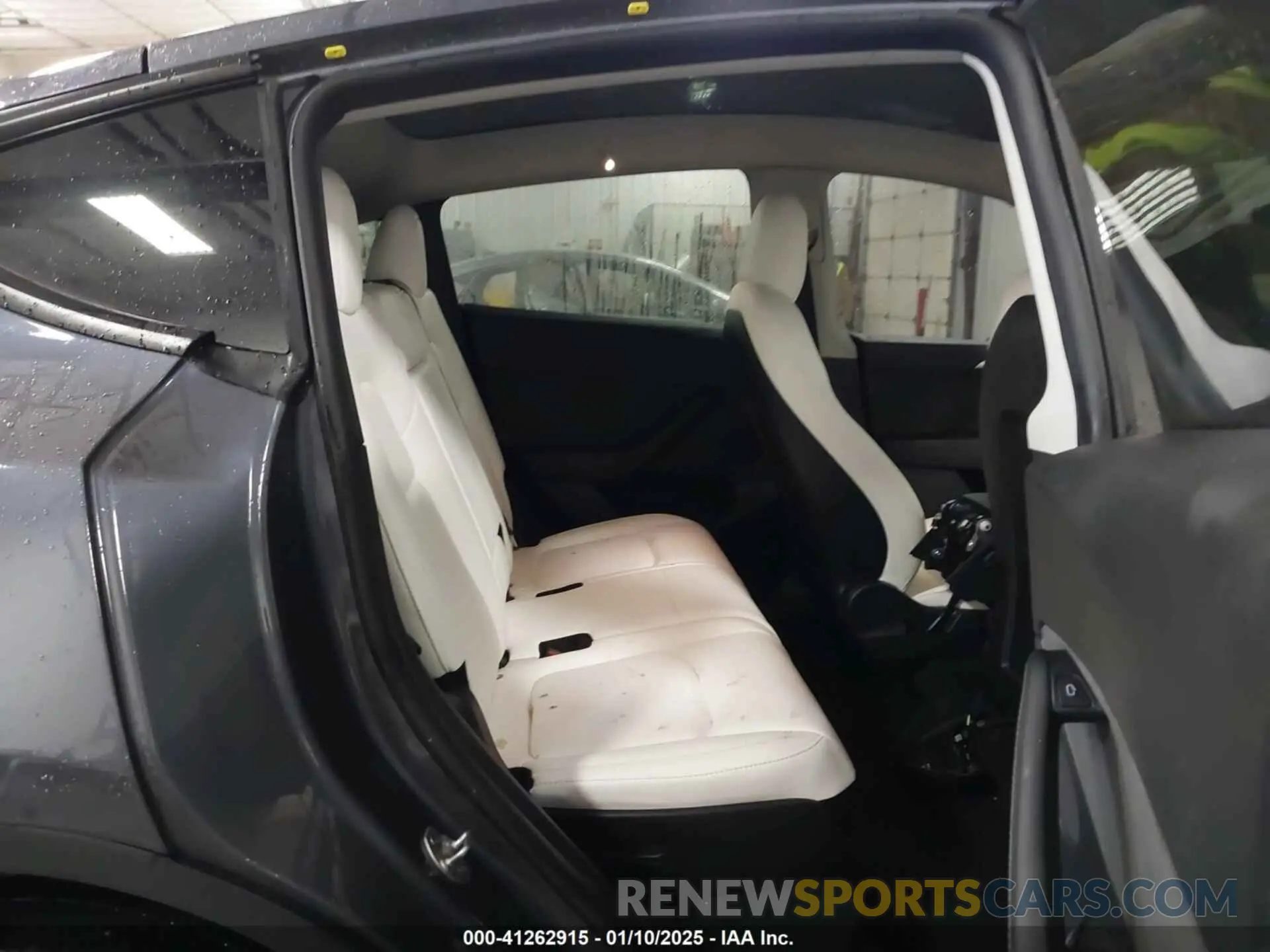 8 fotografías del automóvil dañado 7SAYGAEE1PF586232 TESLA MODEL Y 2023