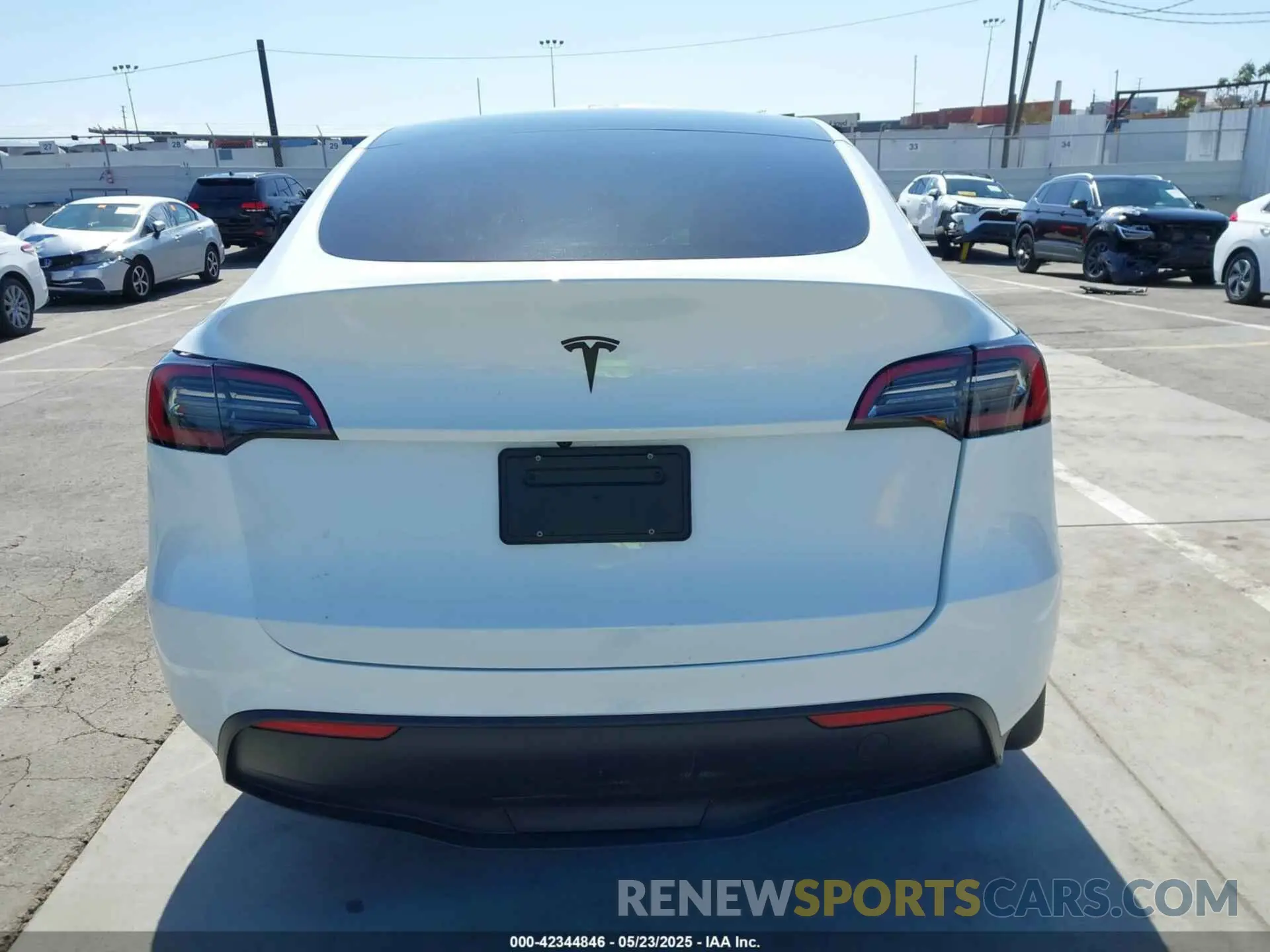 16 fotografías del automóvil dañado 7SAYGAEE1PF637017 TESLA MODEL Y 2023