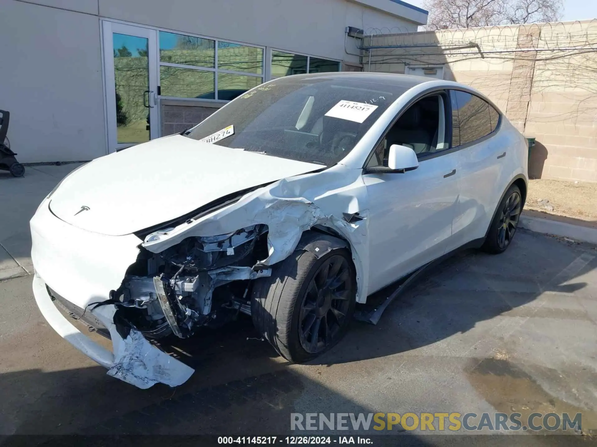 2 fotografías del automóvil dañado 7SAYGAEE2PF668910 TESLA MODEL Y 2023